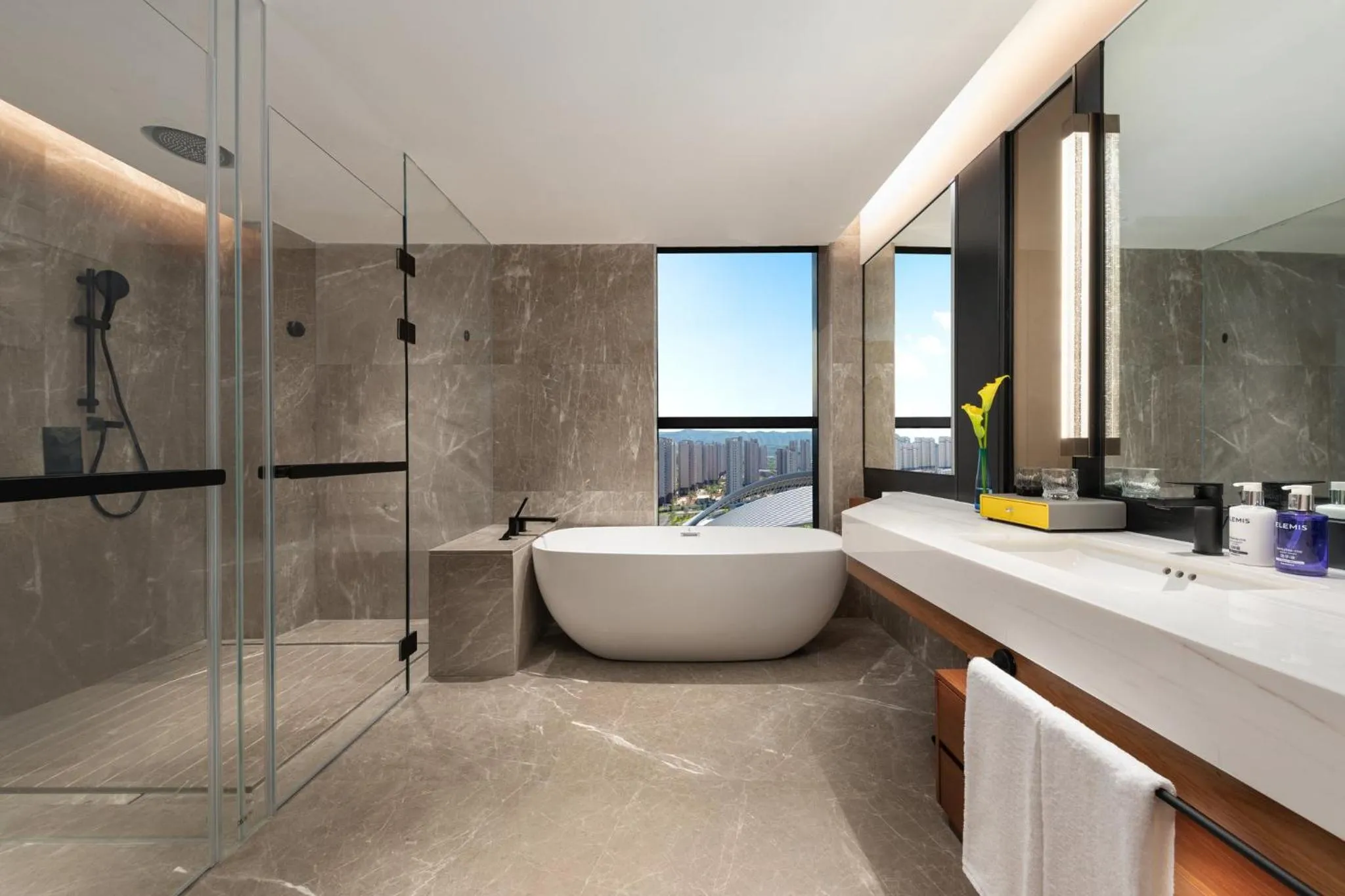 Photo of the whole room in voco Jincheng Danhe by IHG