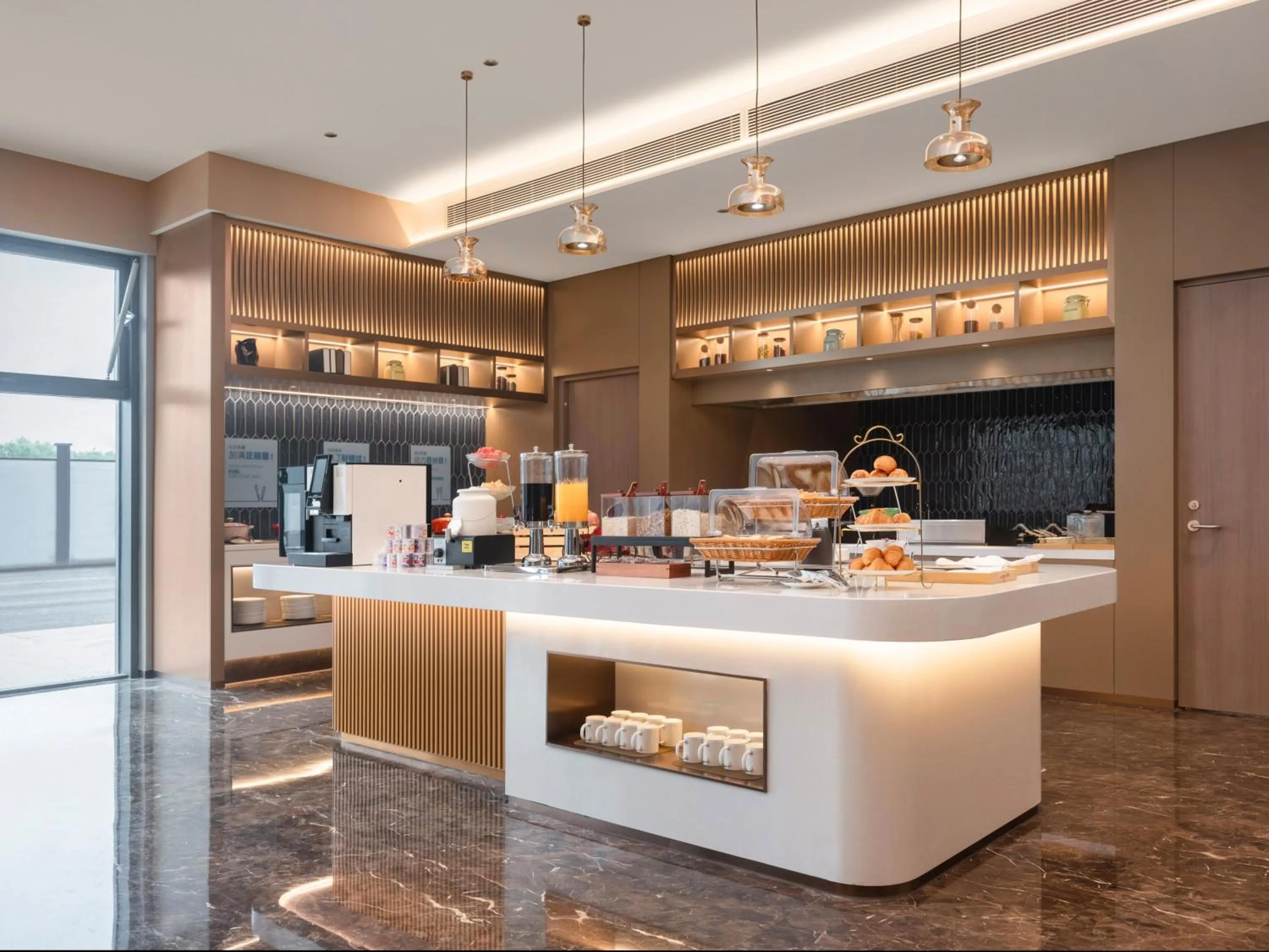 Restaurant/places to eat in Holiday Inn Express Beijing Mentougou by IHG