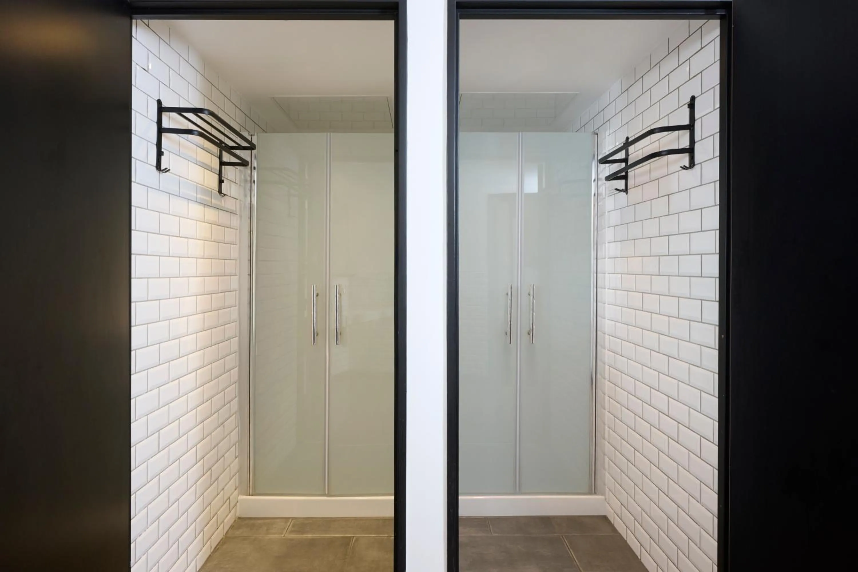 Bathroom in Generator Paris