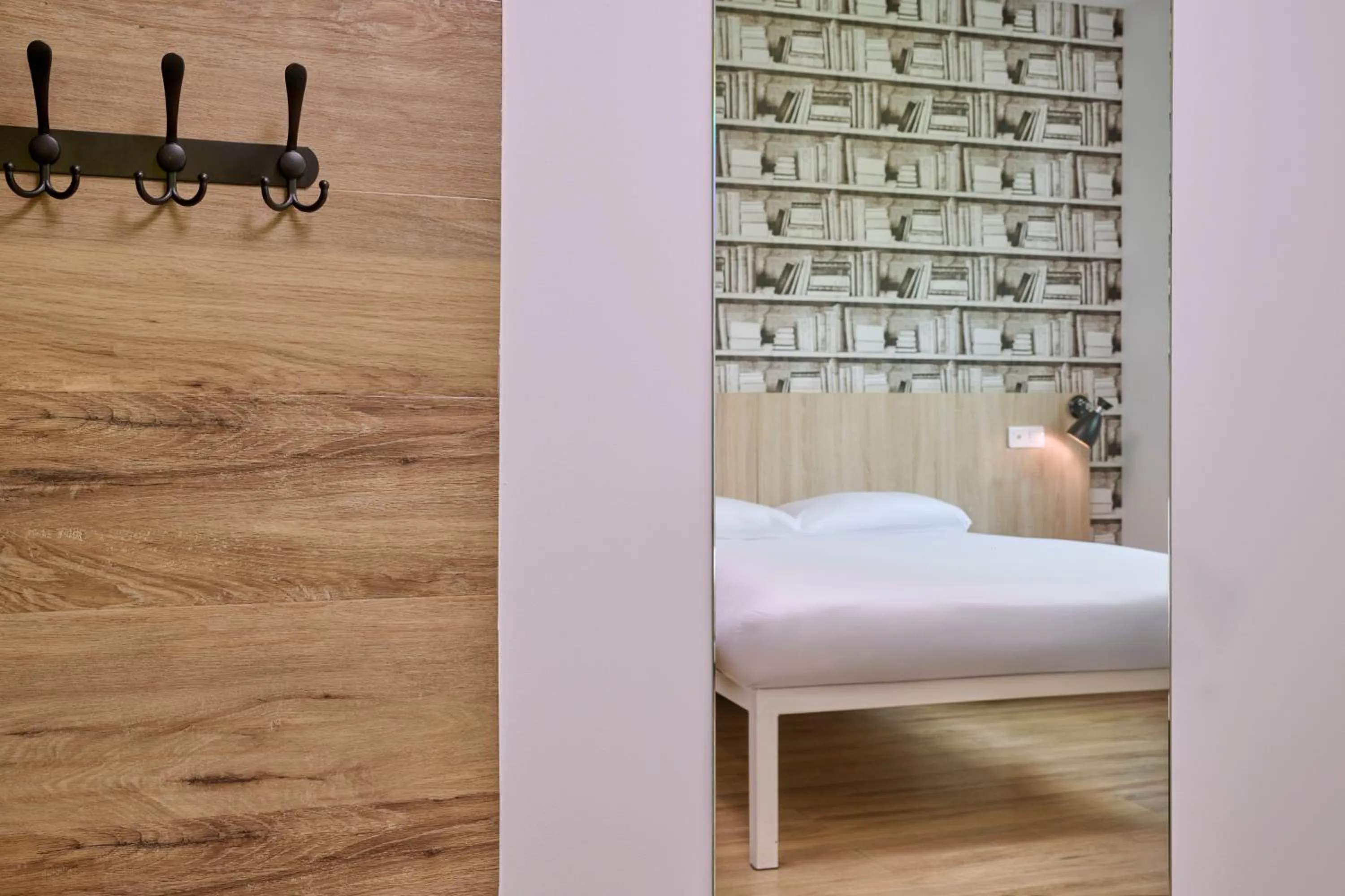 Bed in Generator Paris