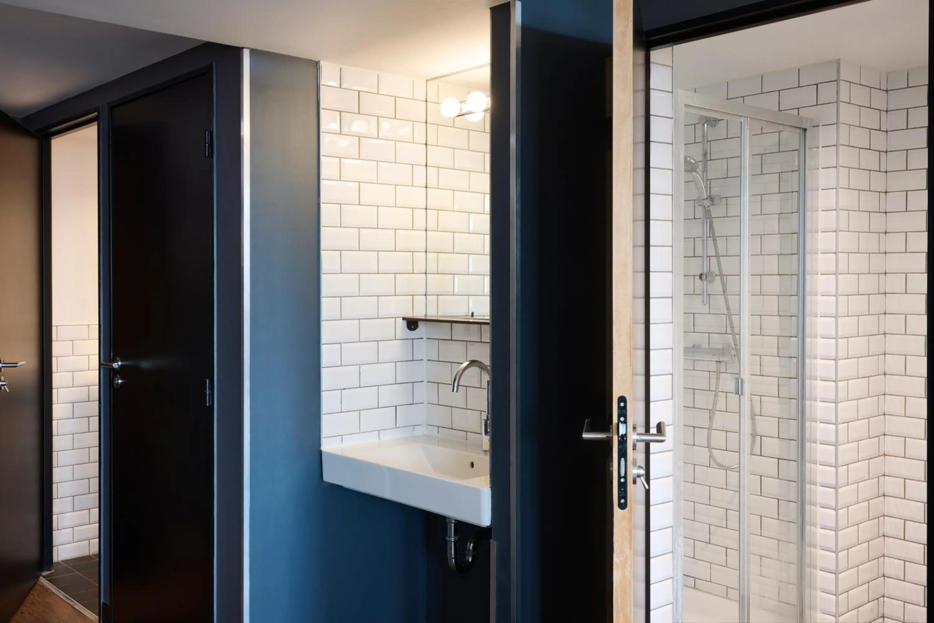 Bathroom in Generator Paris