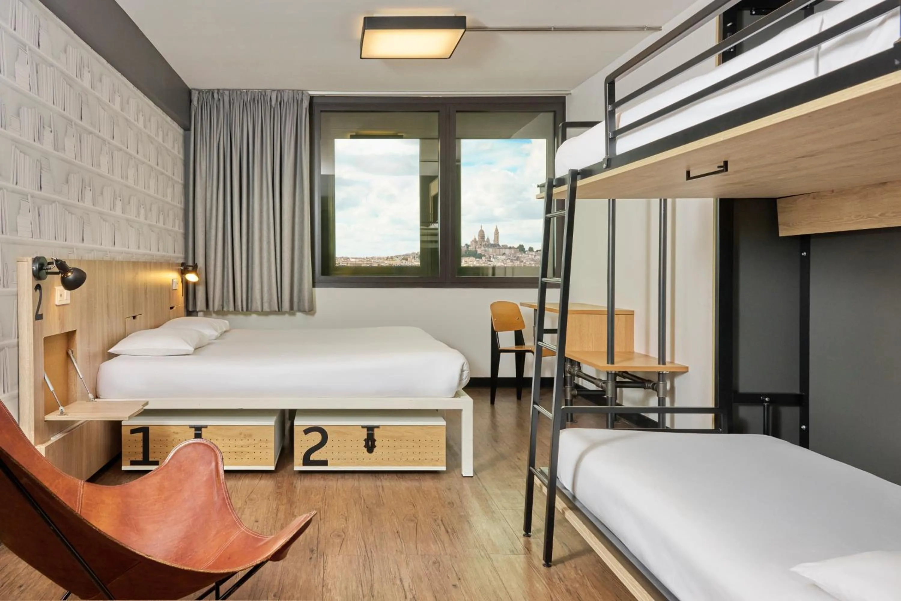 Bed in Generator Paris