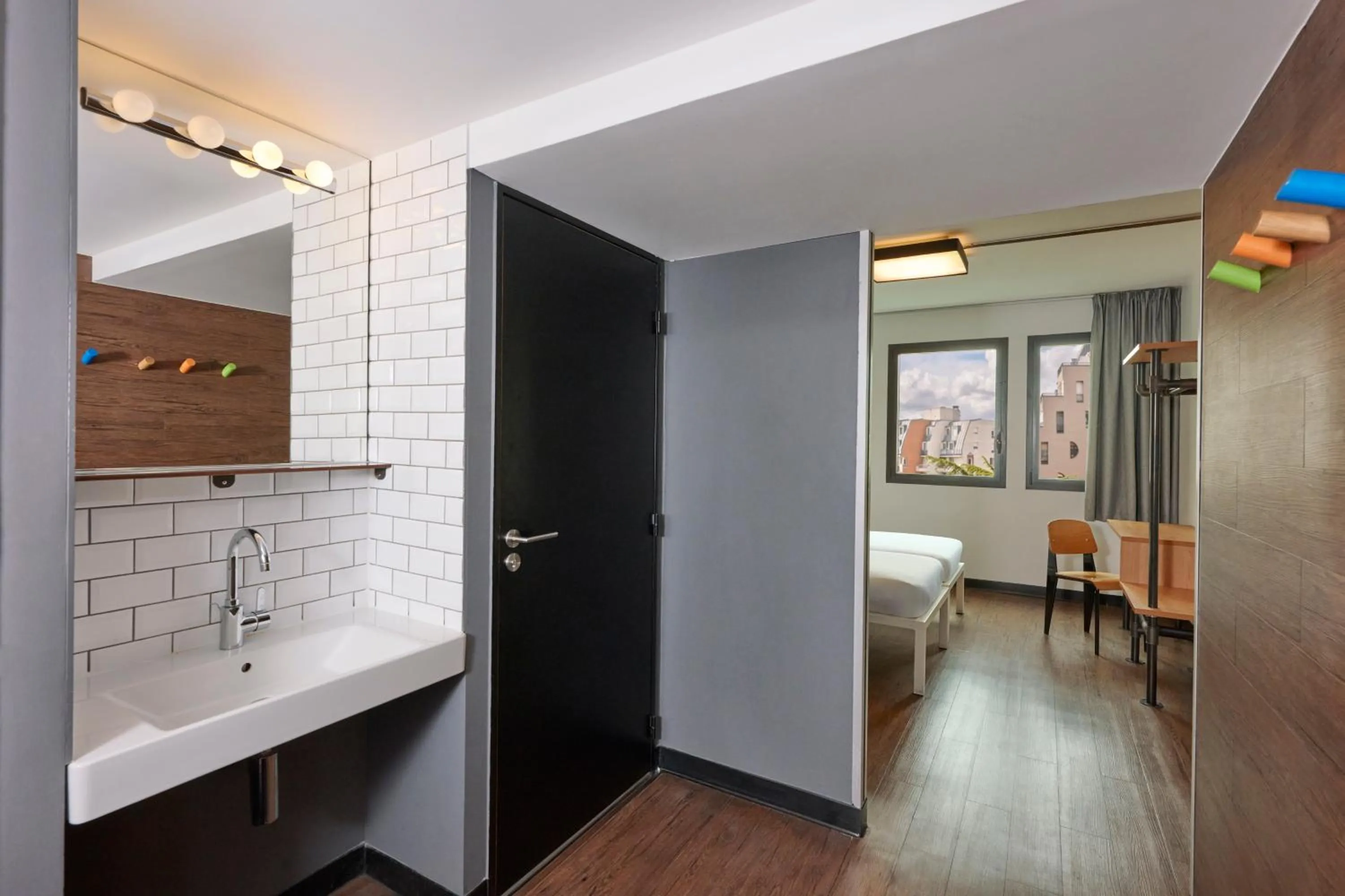 Bathroom in Generator Paris