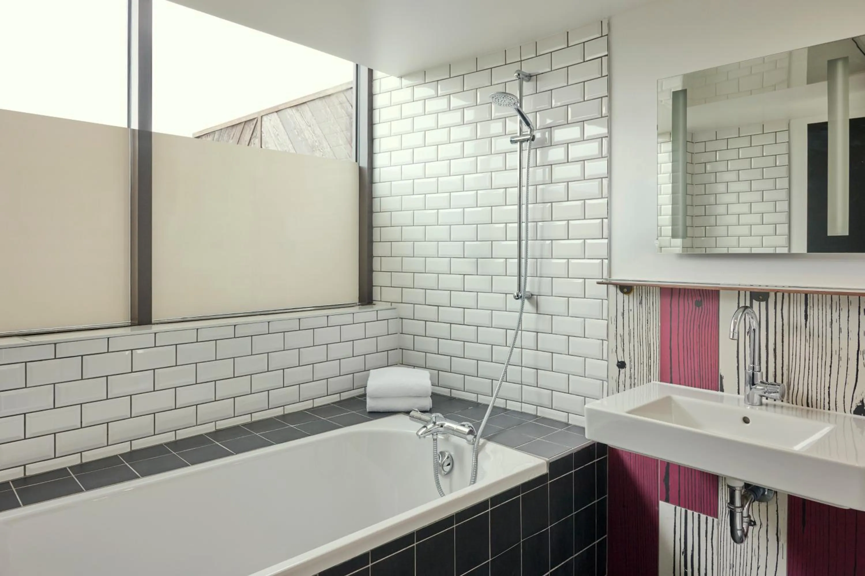 Bathroom in Generator Paris