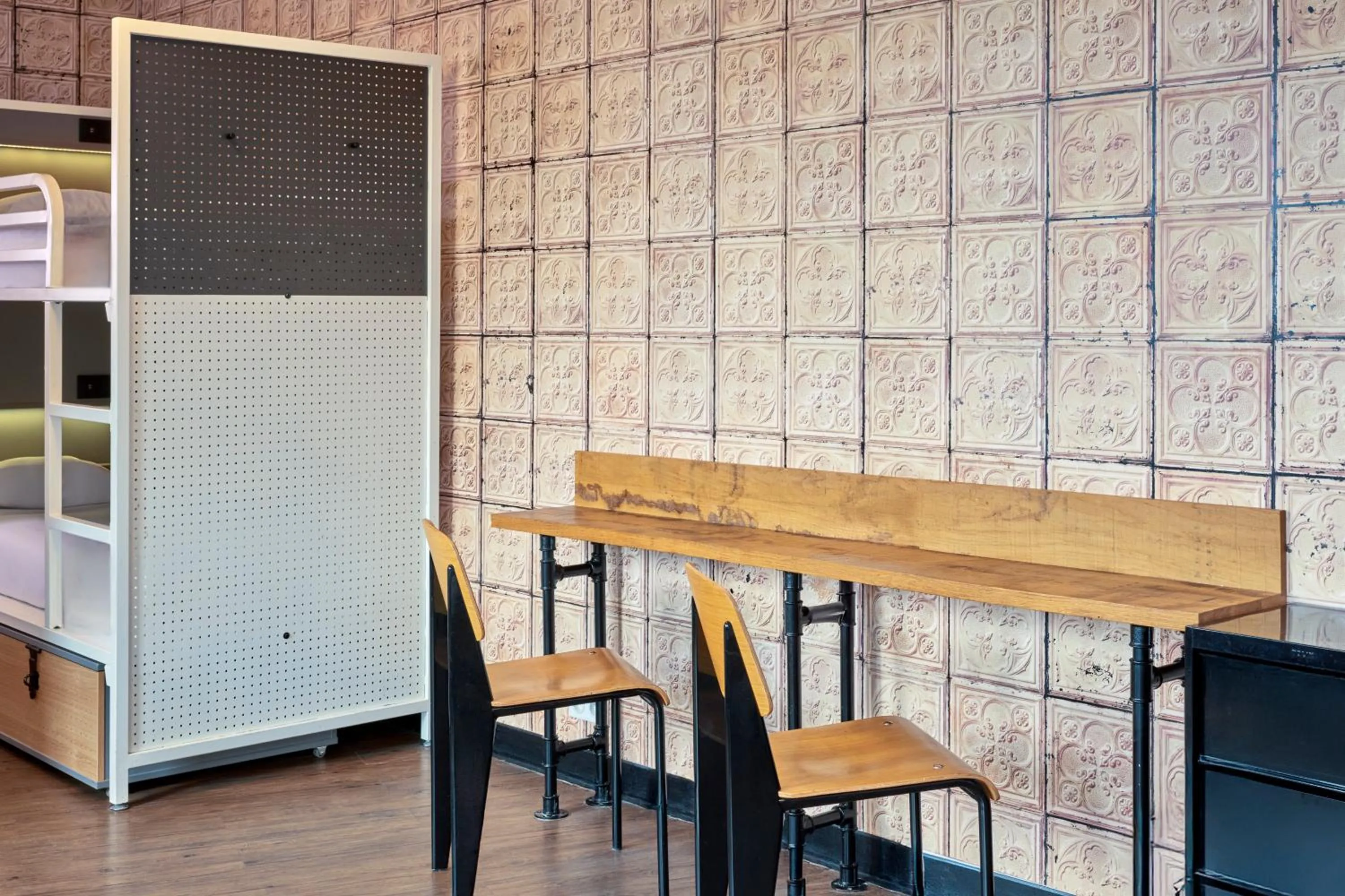 Bed in Generator Paris