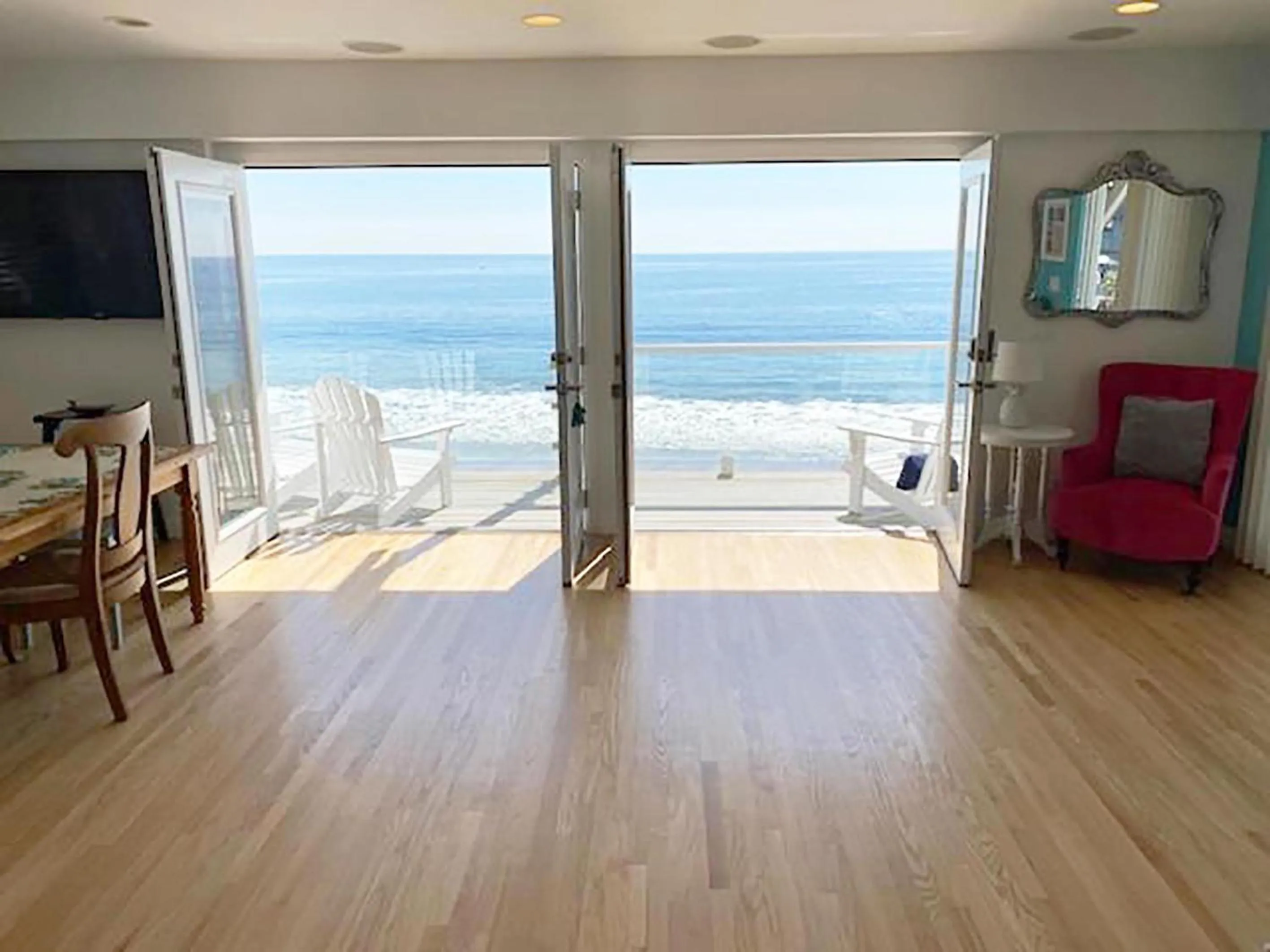 Sea view in Malibu Private Beach Apartments