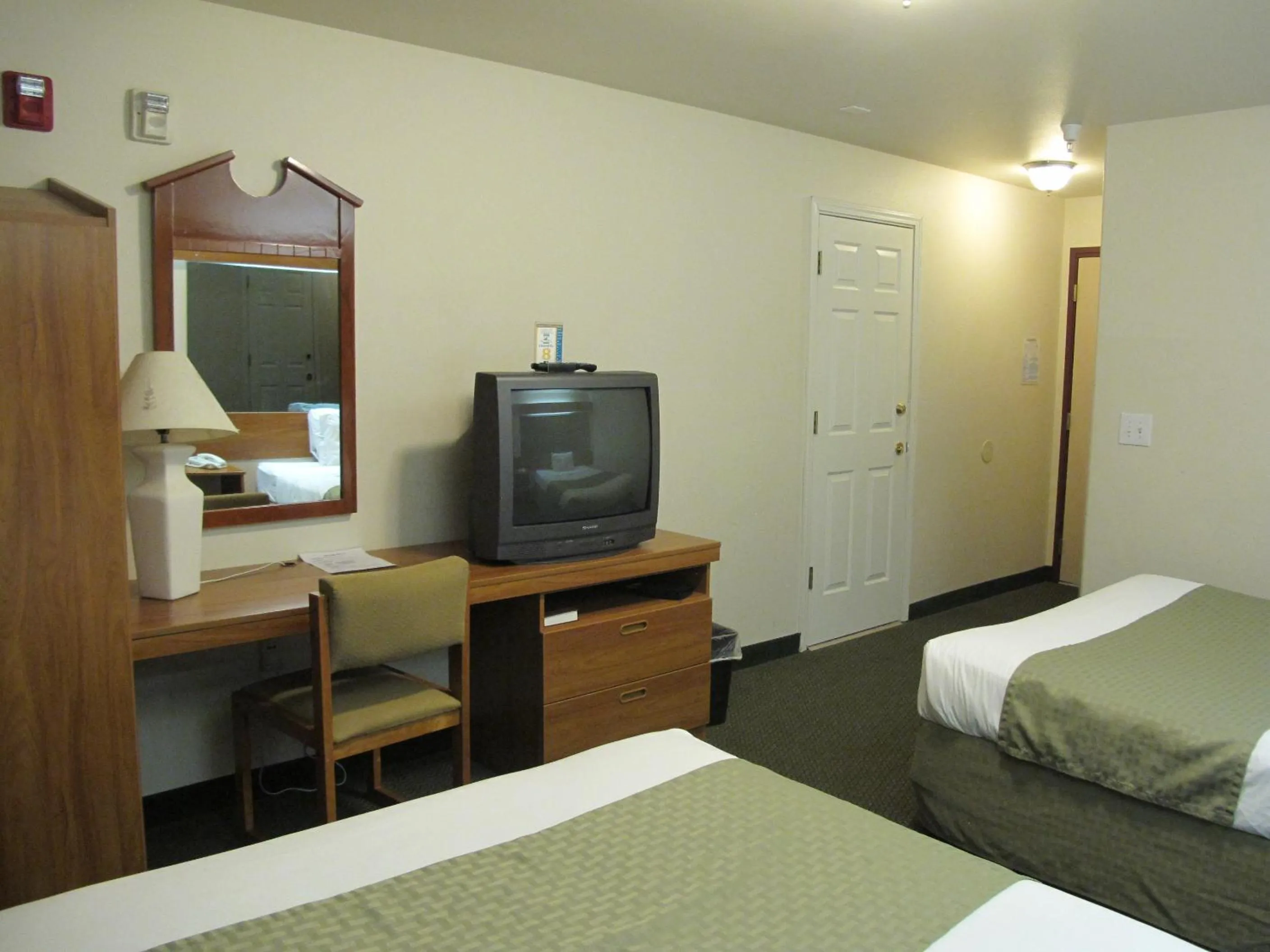 Bed in Eagle River Microtel