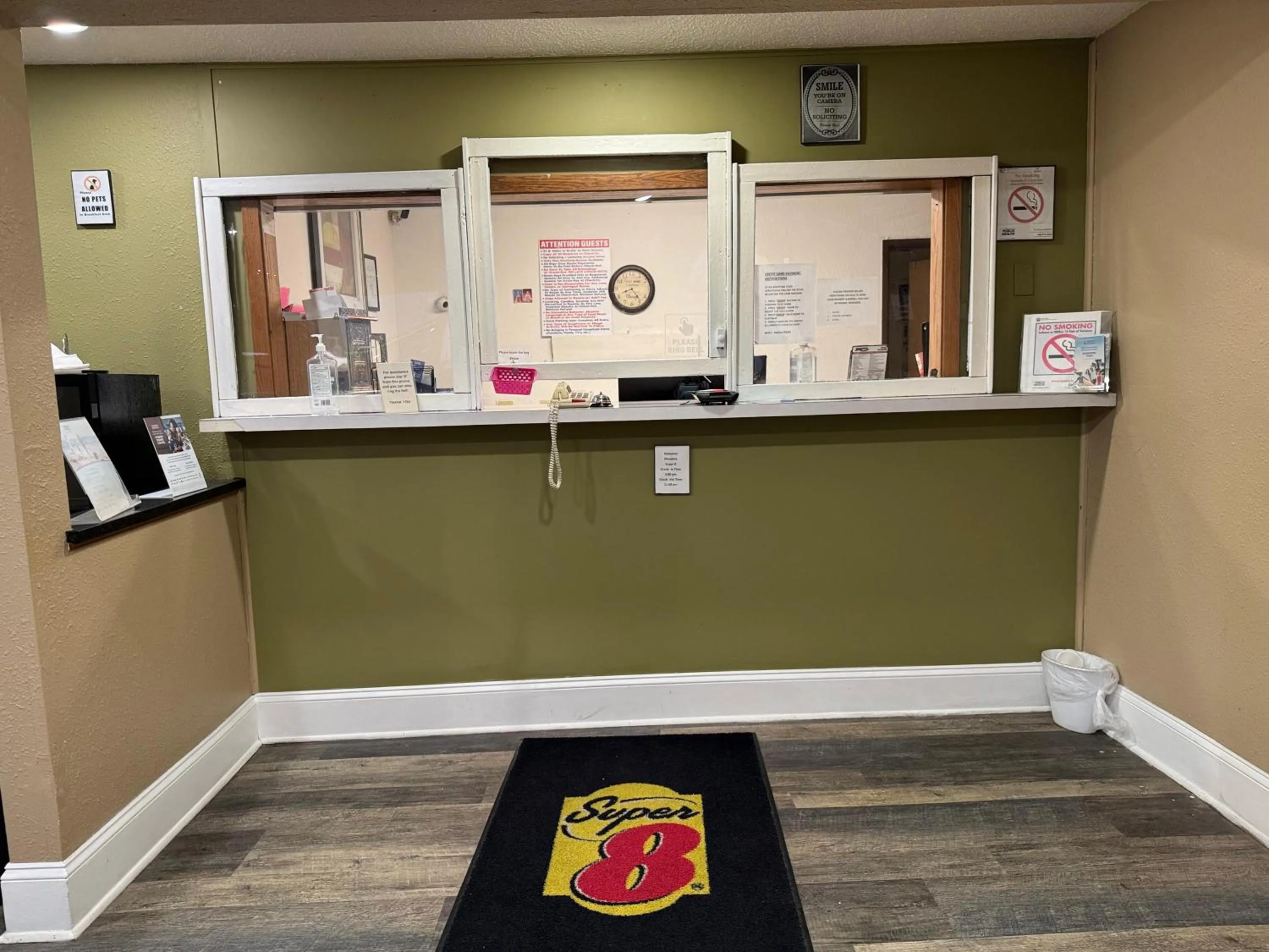 Lobby or reception in Super 8 by Wyndham Mendota I-39