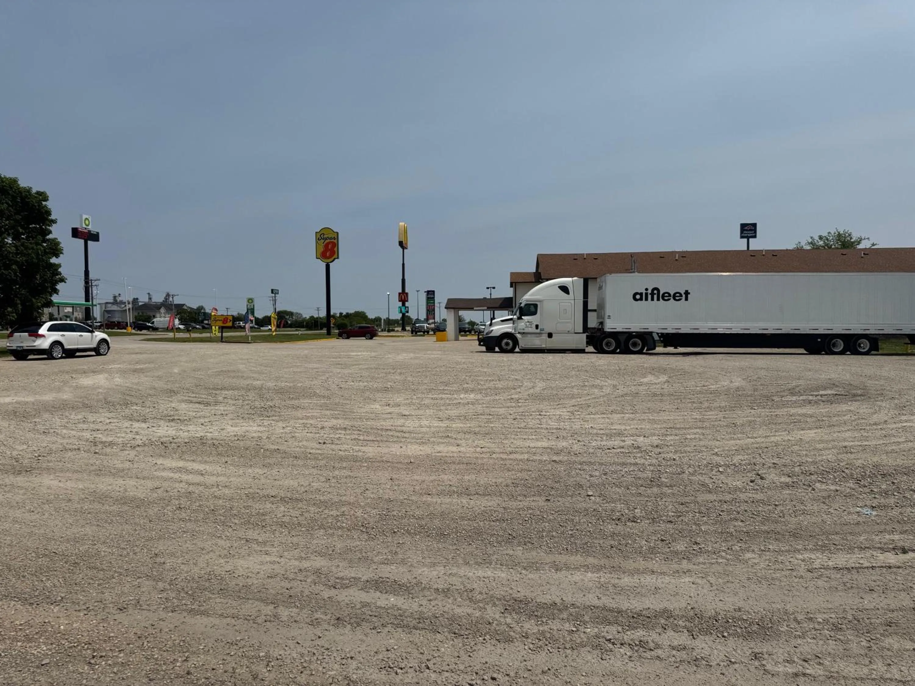 Property building in Super 8 by Wyndham Mendota I-39