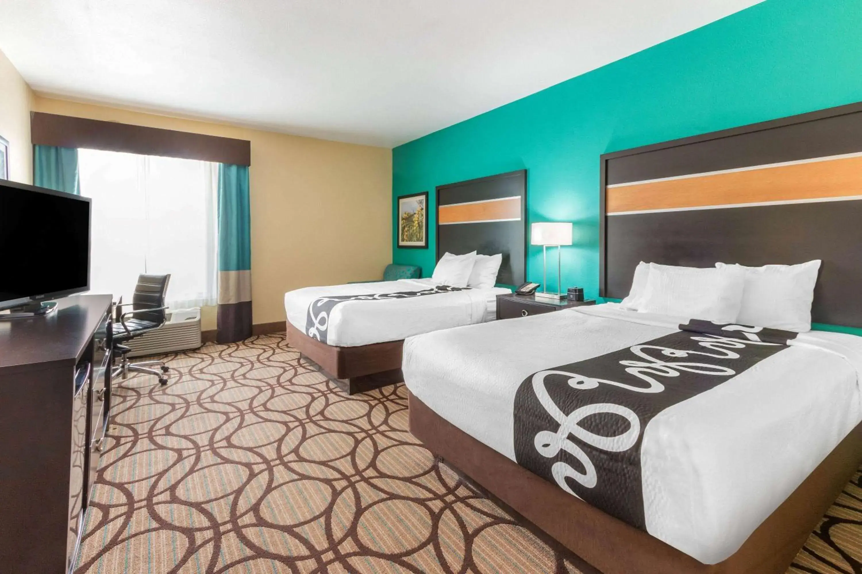 Queen Room with Two Queen Beds in La Quinta by Wyndham Carlsbad Queen Room with Two Queen Beds in La Quinta by Wyndham Carlsbad