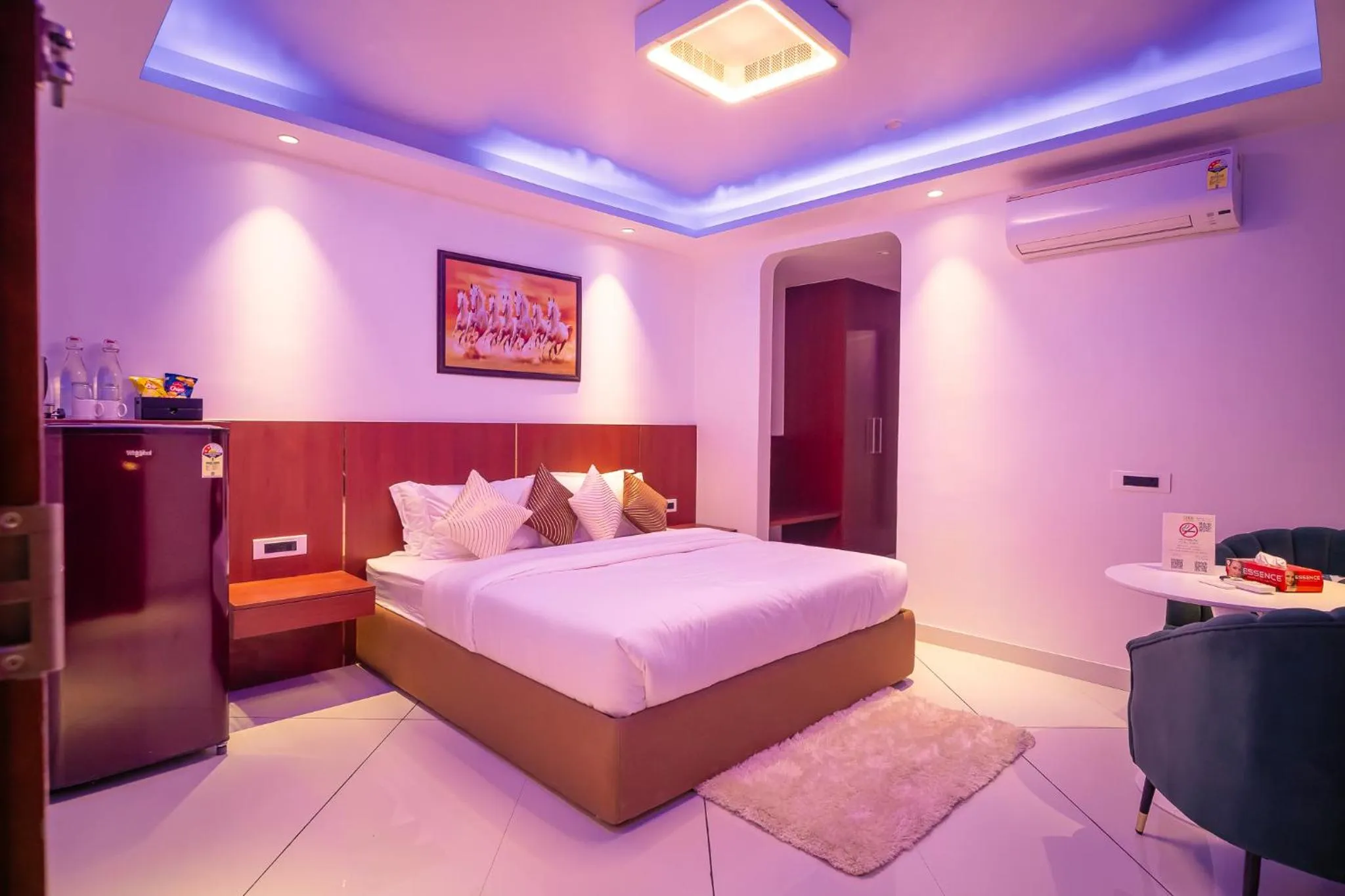 Photo of the whole room, Bed in J60 Suites, Ashok Vihar - Near Netaji Subhash Place