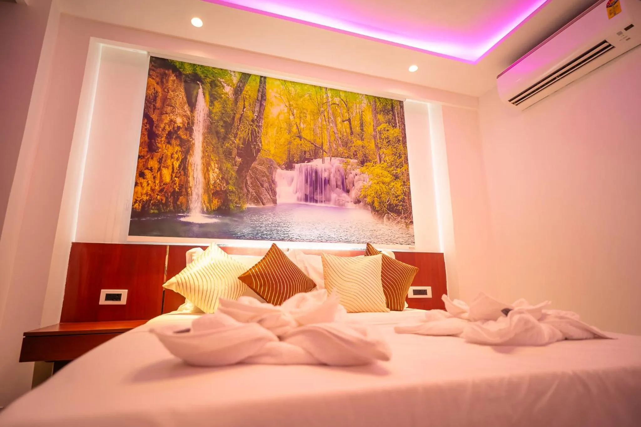 Photo of the whole room, Bed in J60 Suites, Ashok Vihar - Near Netaji Subhash Place