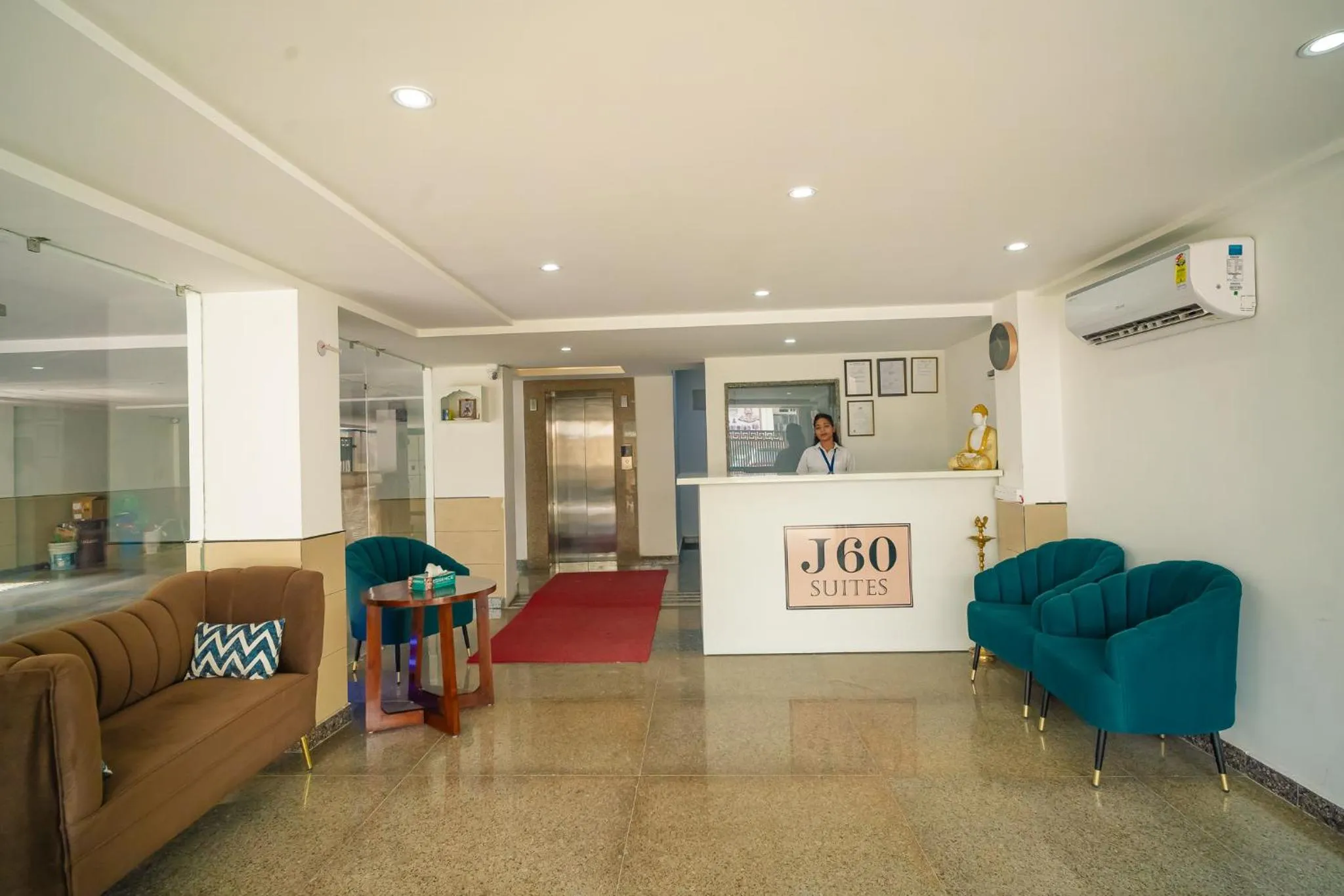 Lobby or reception in J60 Suites, Ashok Vihar - Near Netaji Subhash Place
