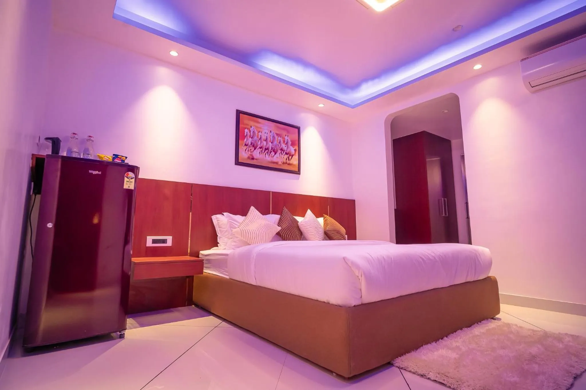 Bed in J60 Suites, Ashok Vihar - Near Netaji Subhash Place