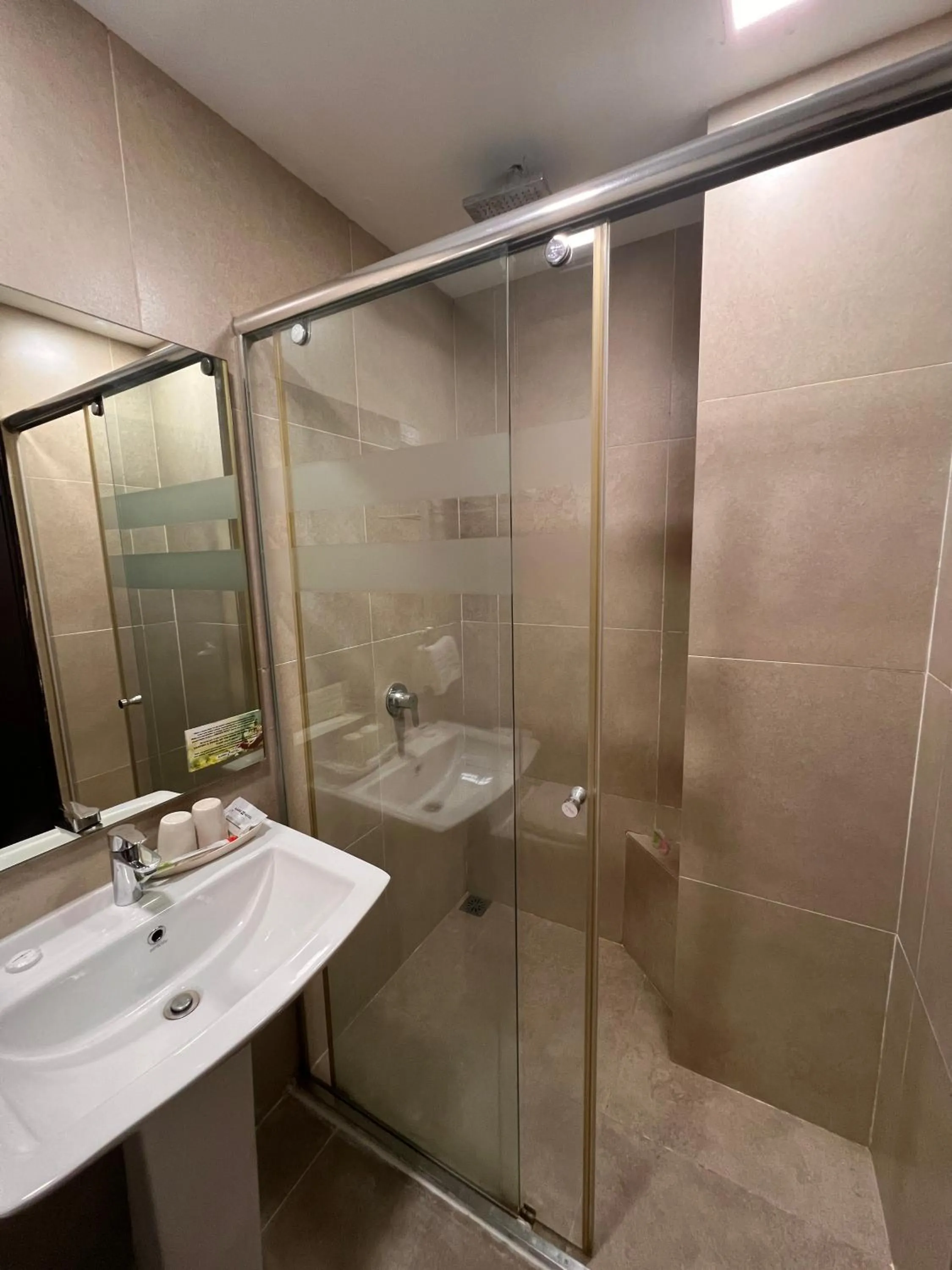 Shower in Ajang Hotel