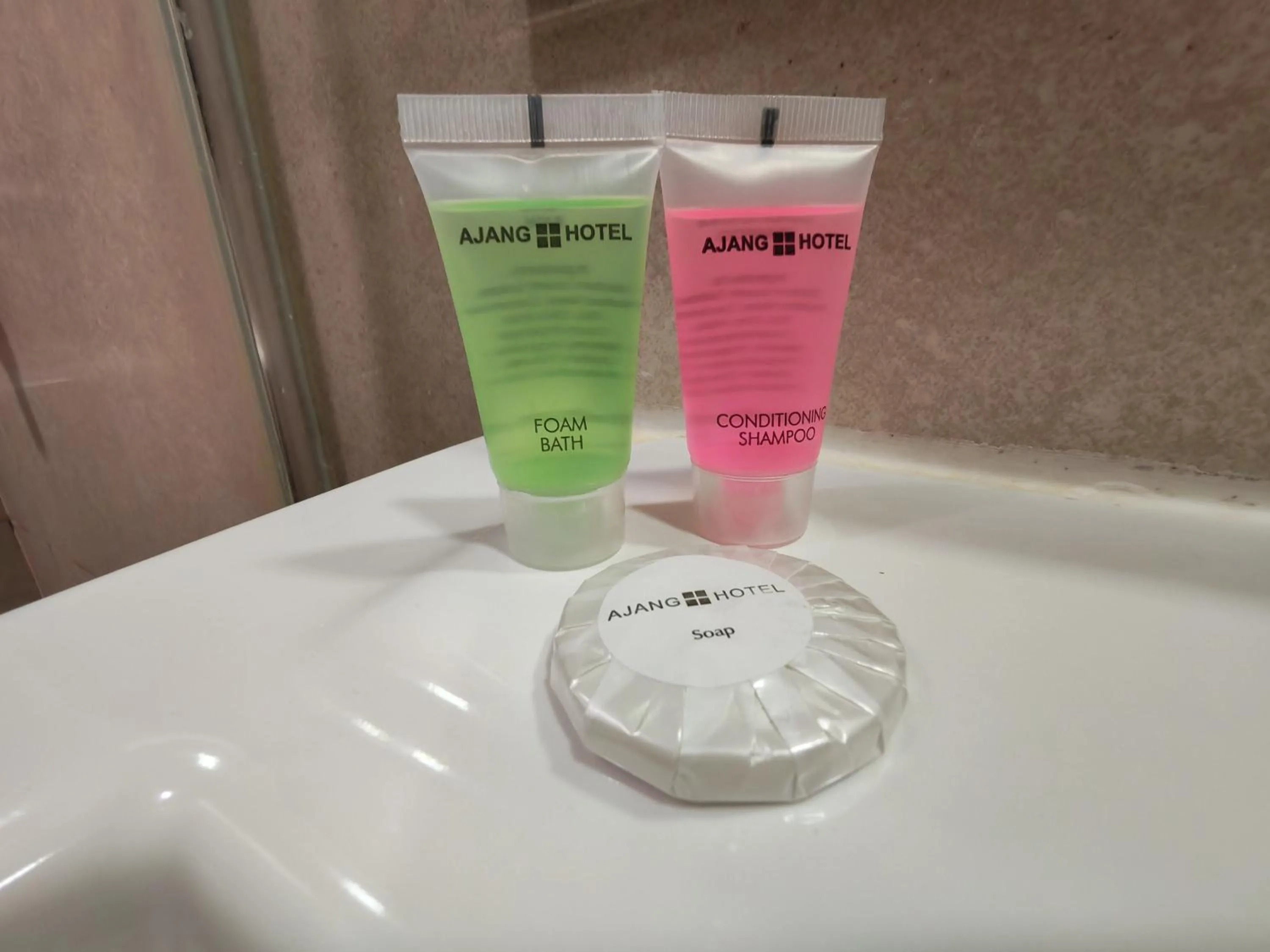 Bathroom in Ajang Hotel