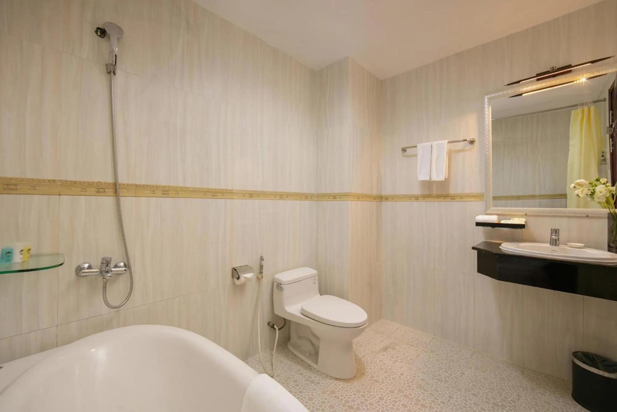 Shower in Nesta Hotel Can Tho