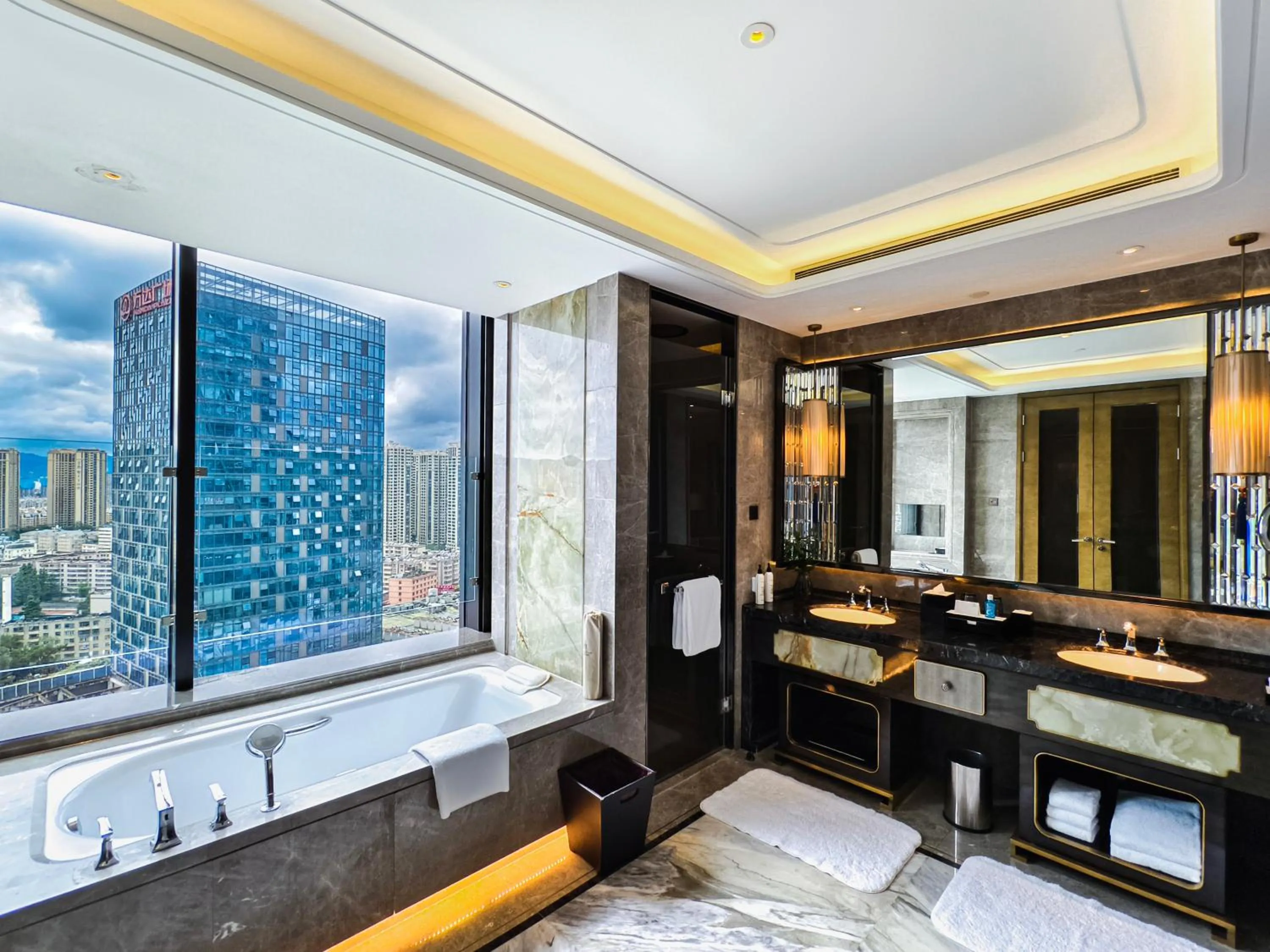 Toilet in Wanda Vista Kunming