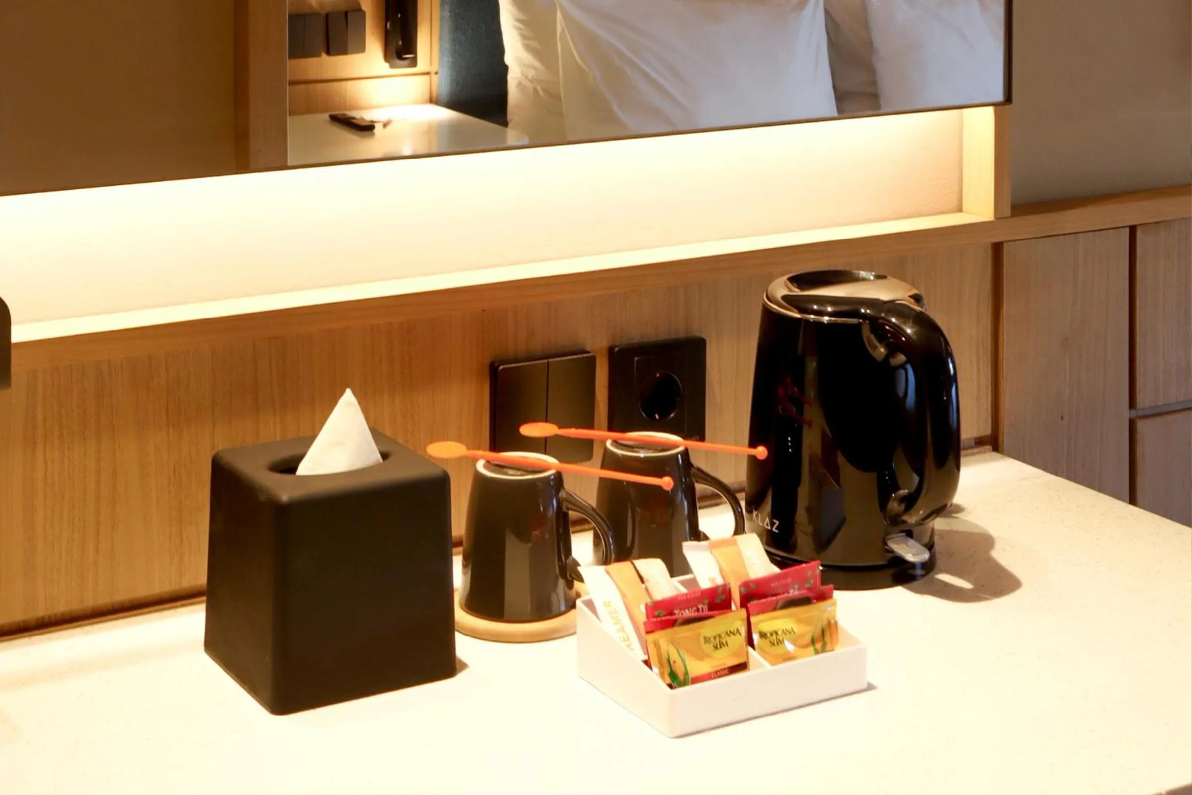 Food and drinks in HARRIS Hotel and Conventions Denpasar Bali