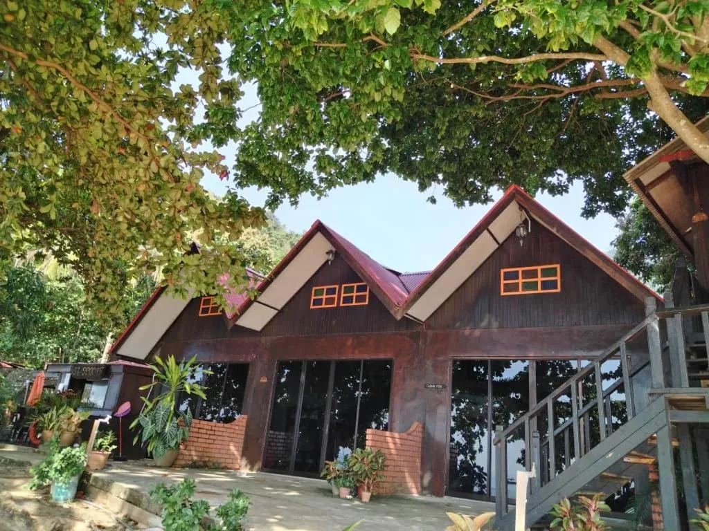 Property building in Melina Beach Resort