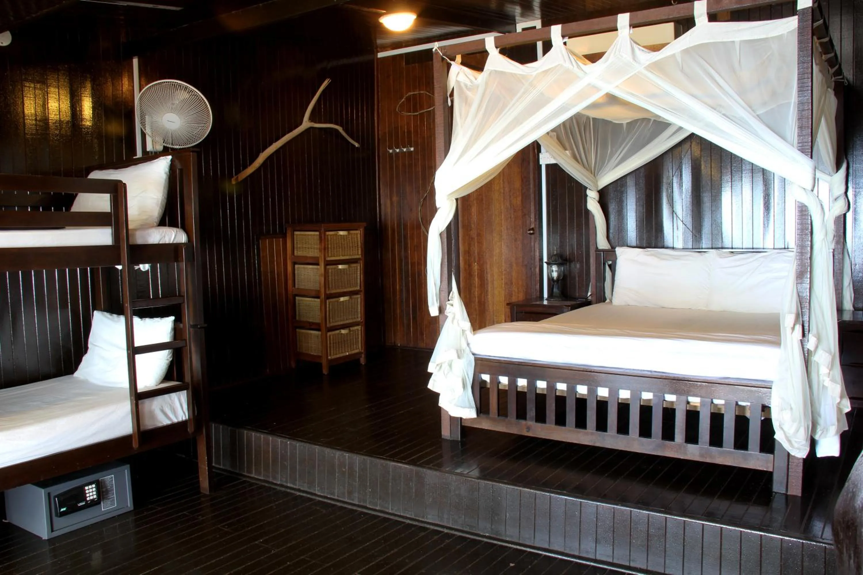 Bedroom, Bed in Melina Beach Resort