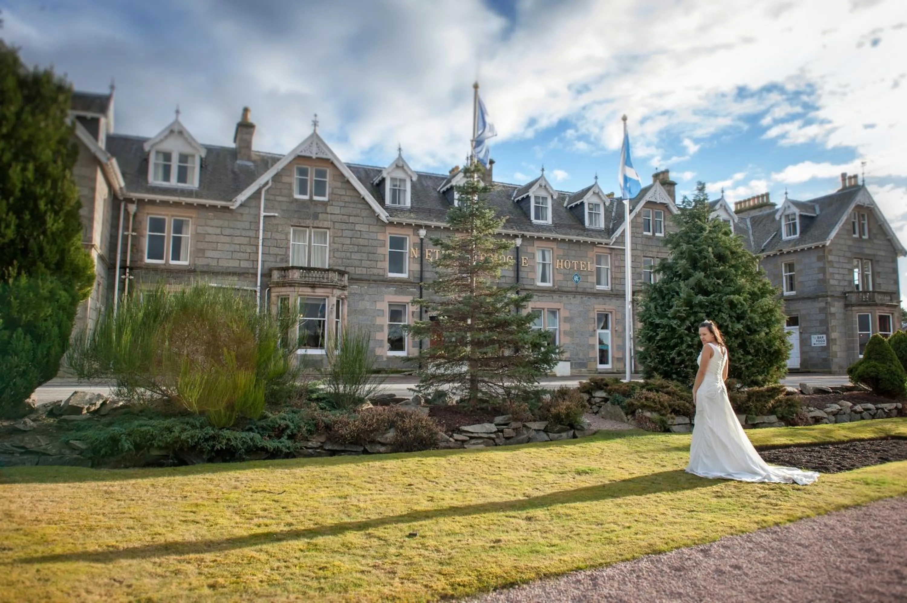 Facade/entrance in Nethybridge Hotel