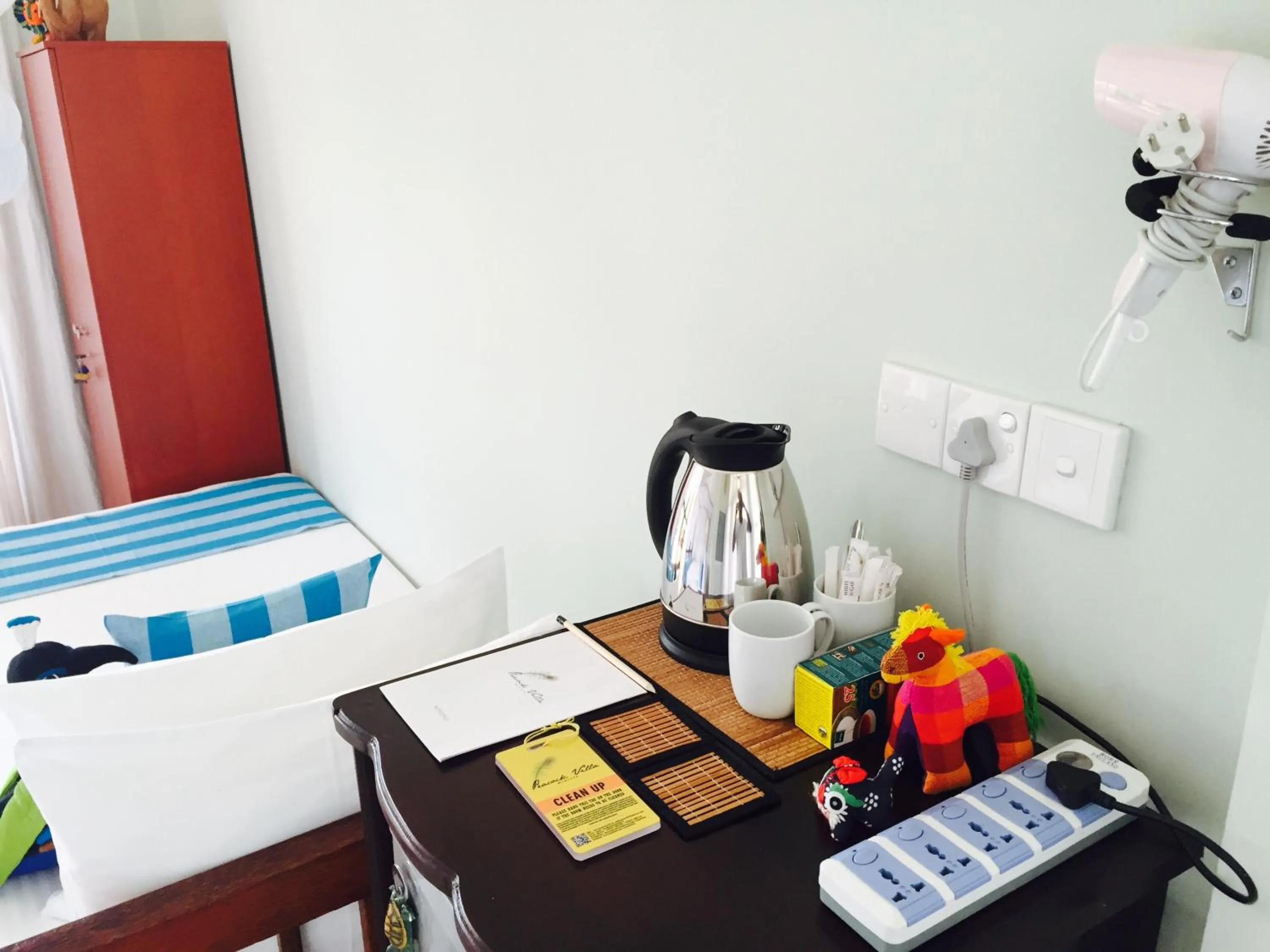 Coffee/tea facilities, Bed in Peacock Villa