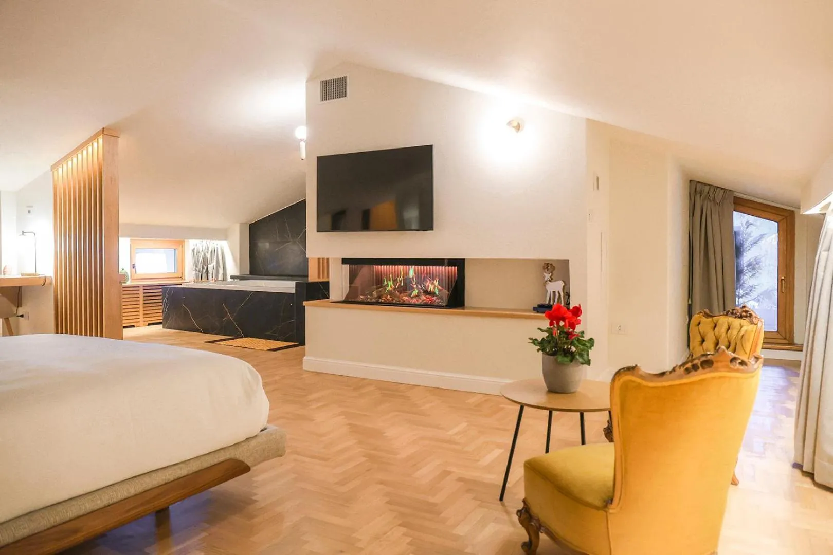 Photo of the whole room, Bed in Hotel Camigliatello