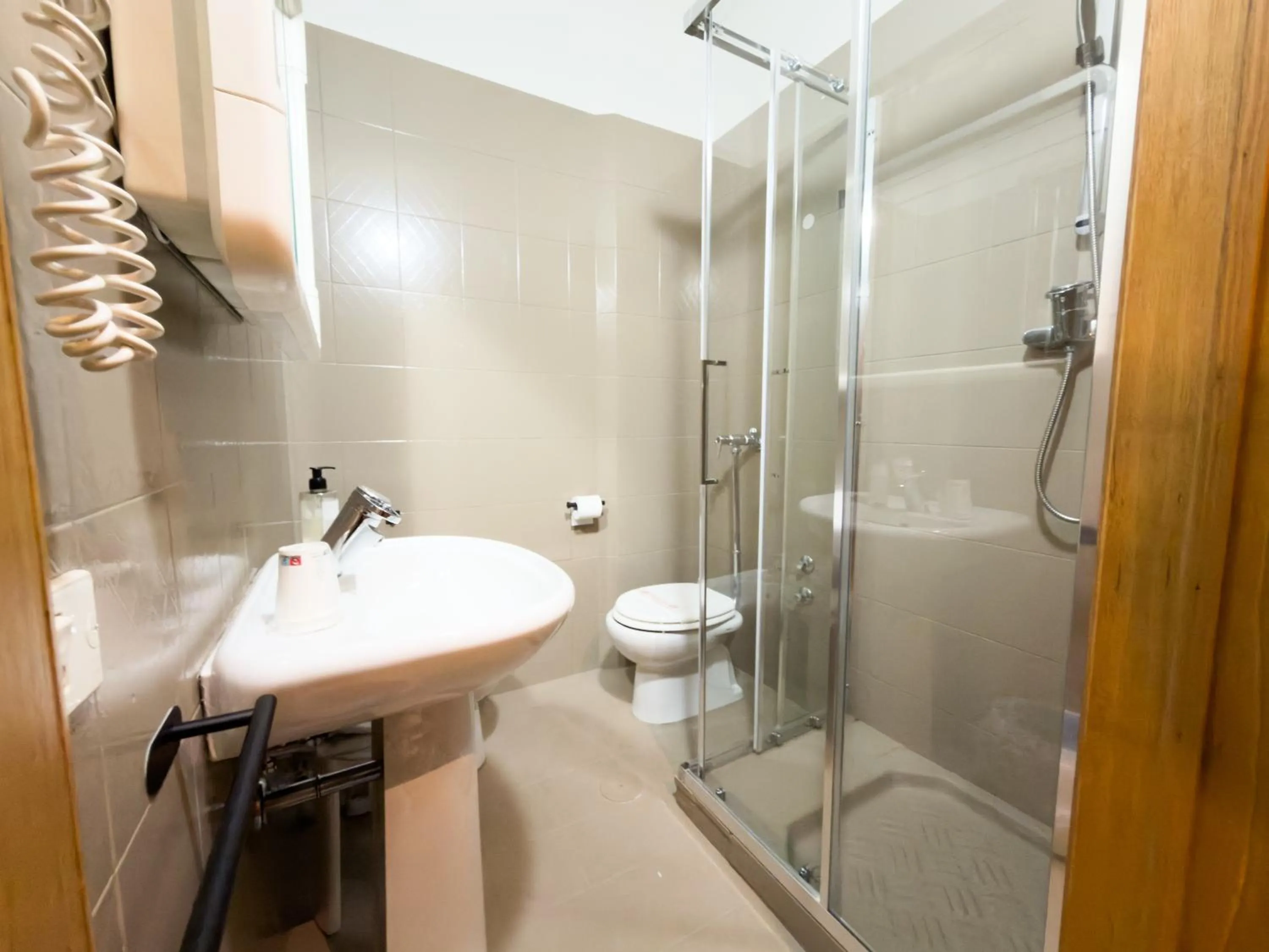 Shower in Hotel Camigliatello