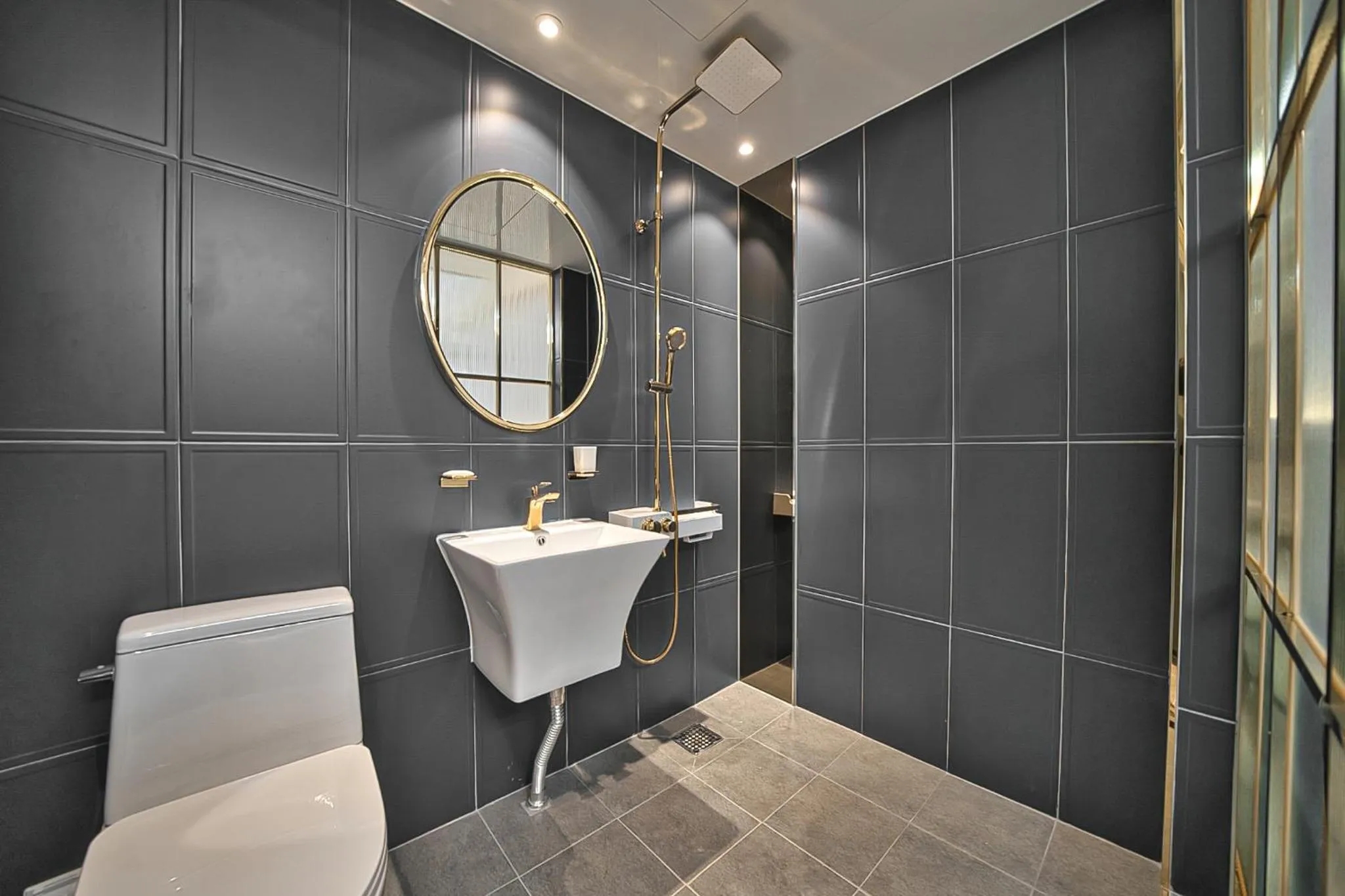 Shower in One Stay Hotel