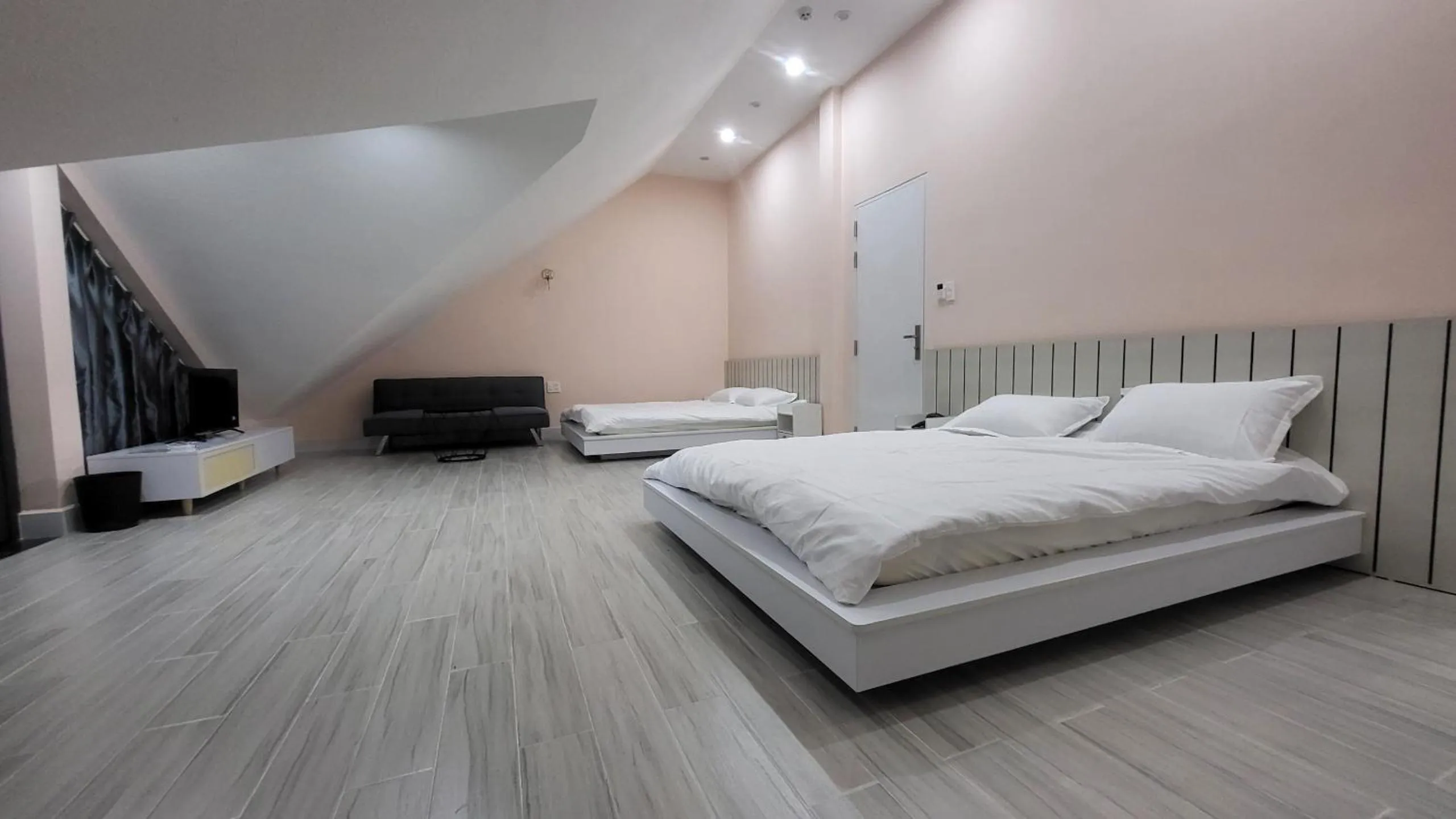 Bed in Flower Home KHE SANH 1