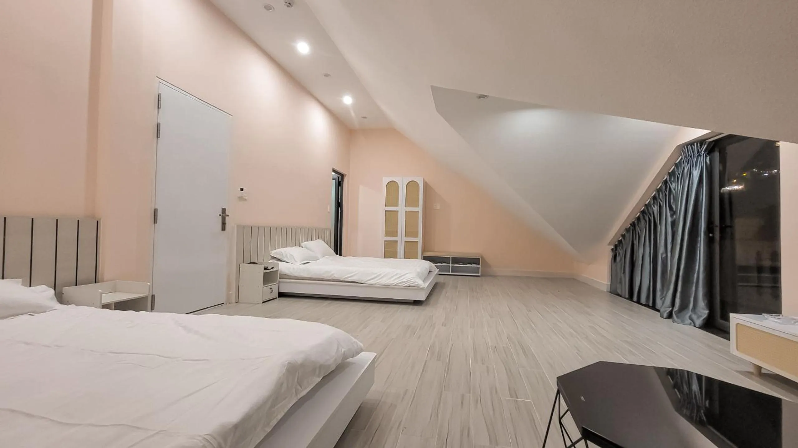 Bed in Flower Home KHE SANH 1