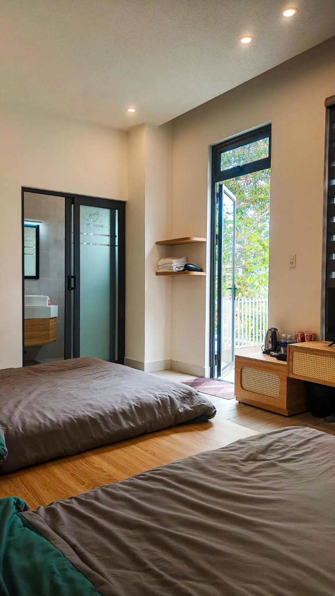 Property building, Bed in Flower Home KHE SANH 1