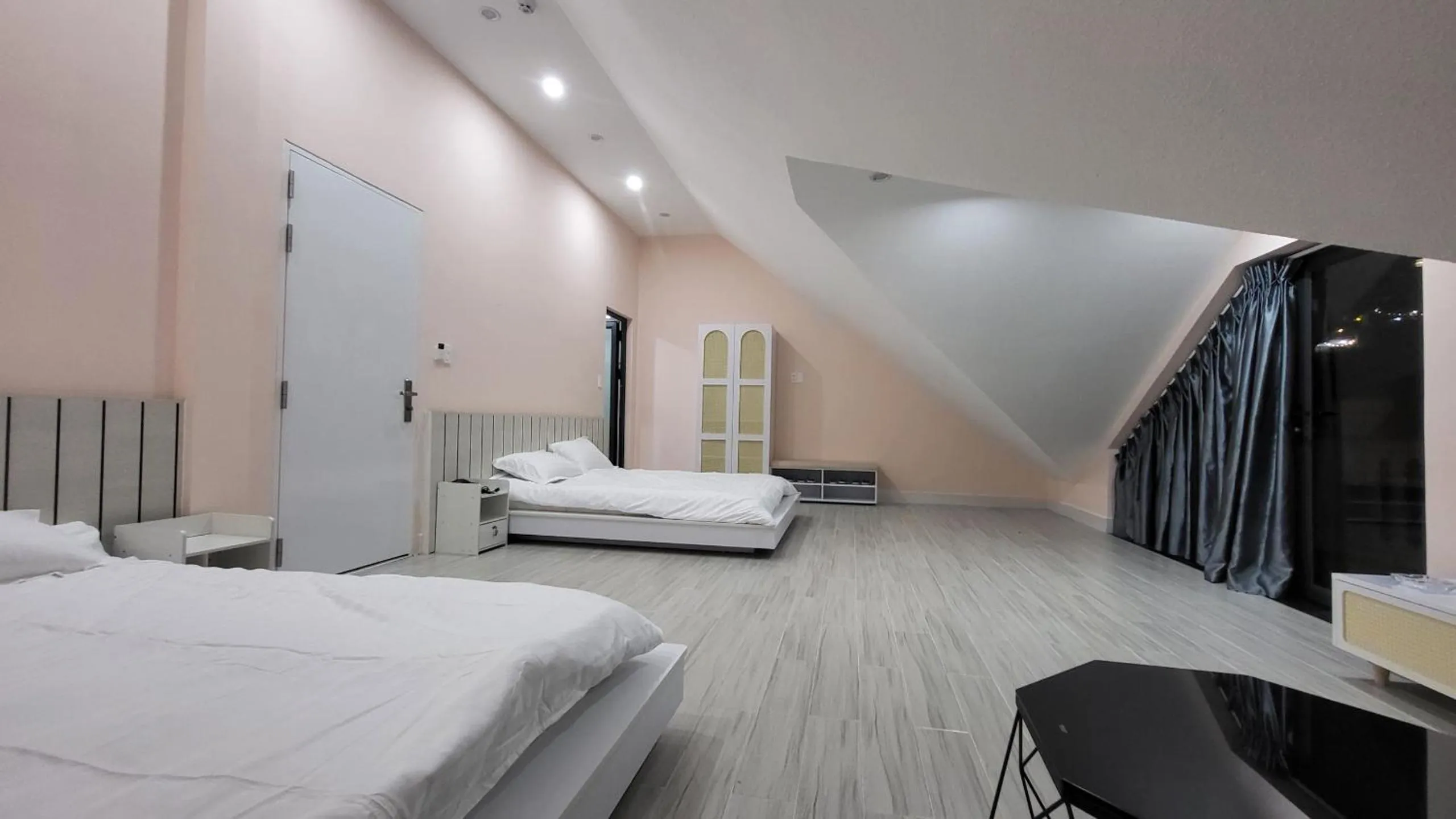 Bed in Flower Home KHE SANH 1