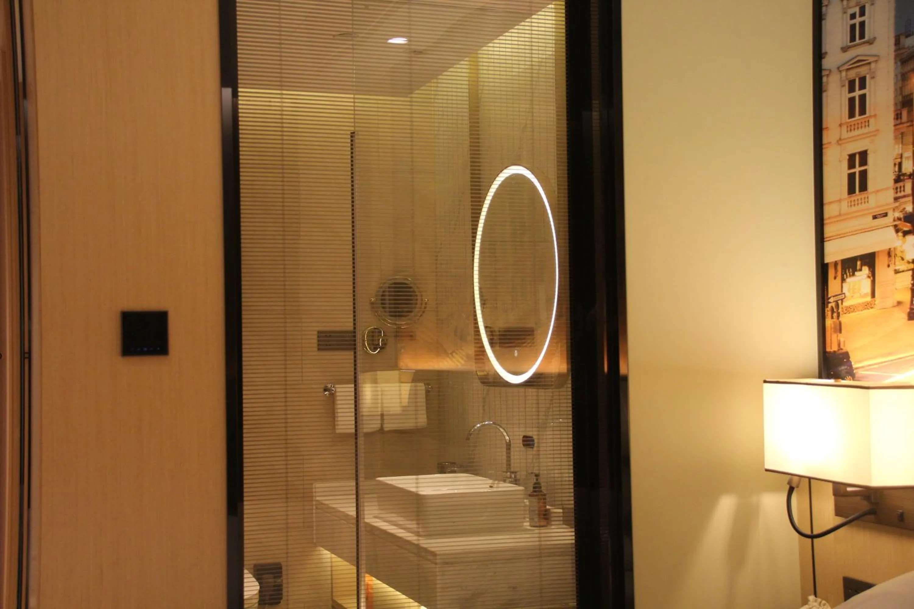 Toilet in Vienna International Hotel Xi'an Fengdong Football Center Branch