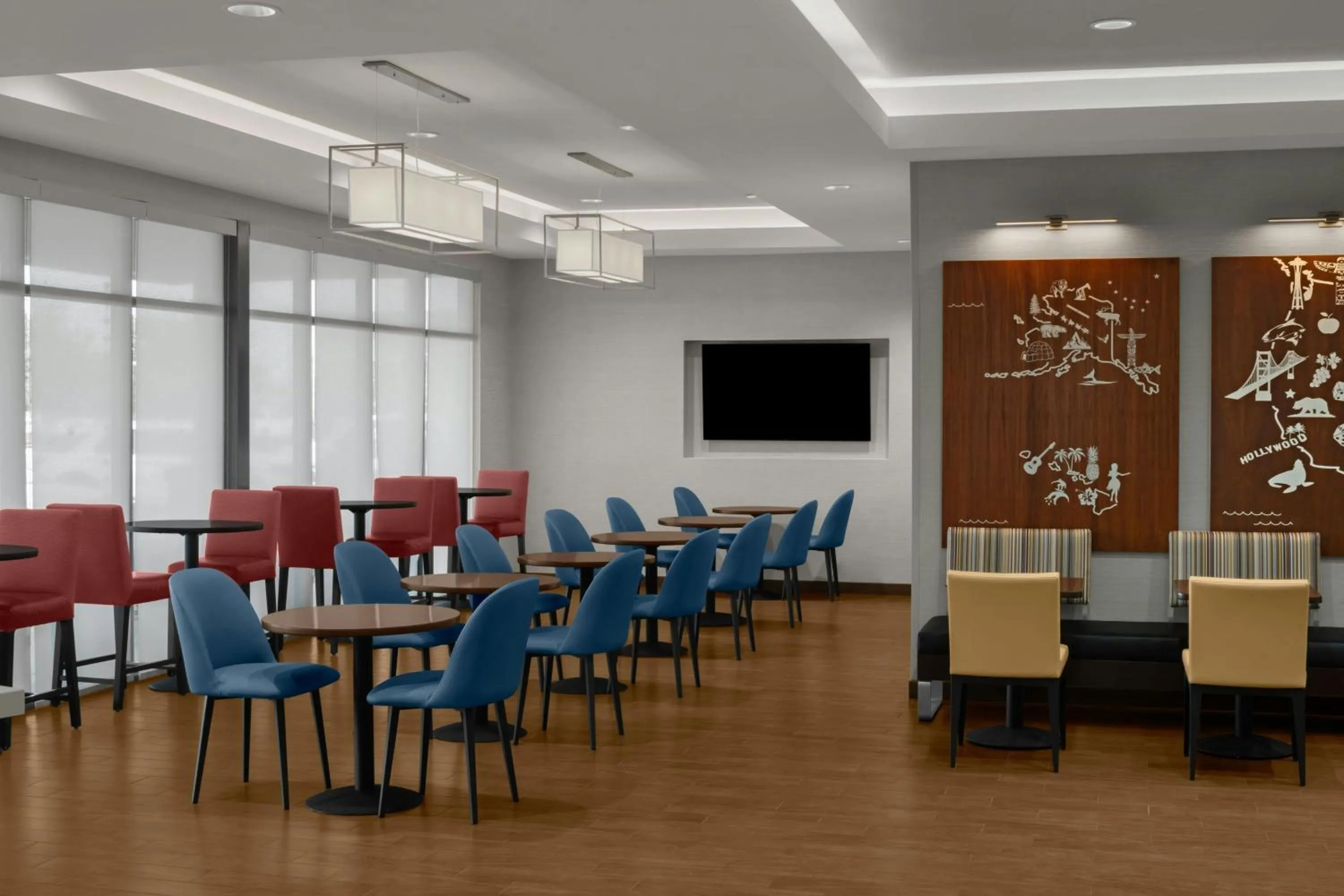 Breakfast in TownePlace Suites by Marriott Carlsbad