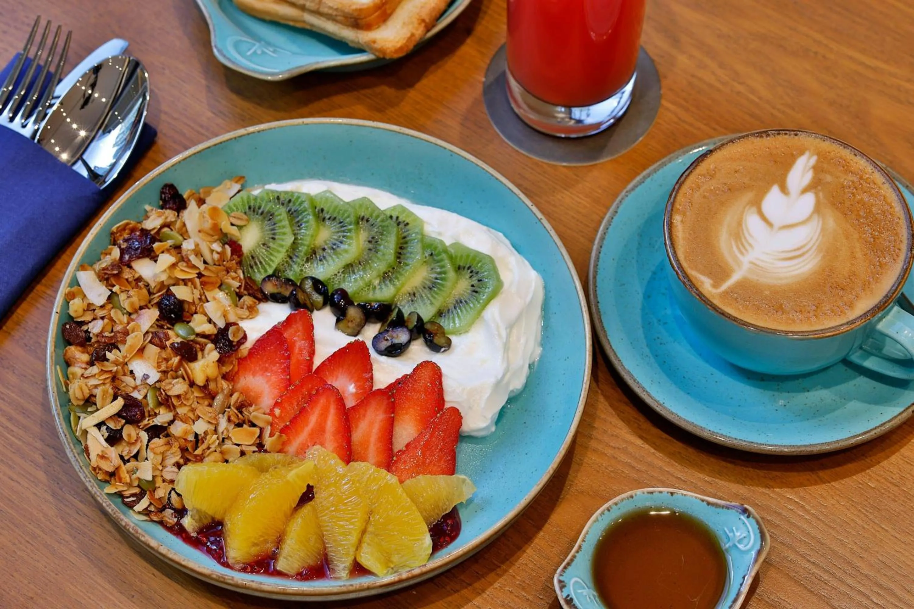 Restaurant/places to eat in Courtyard by Marriott World Trade Center, Abu Dhabi