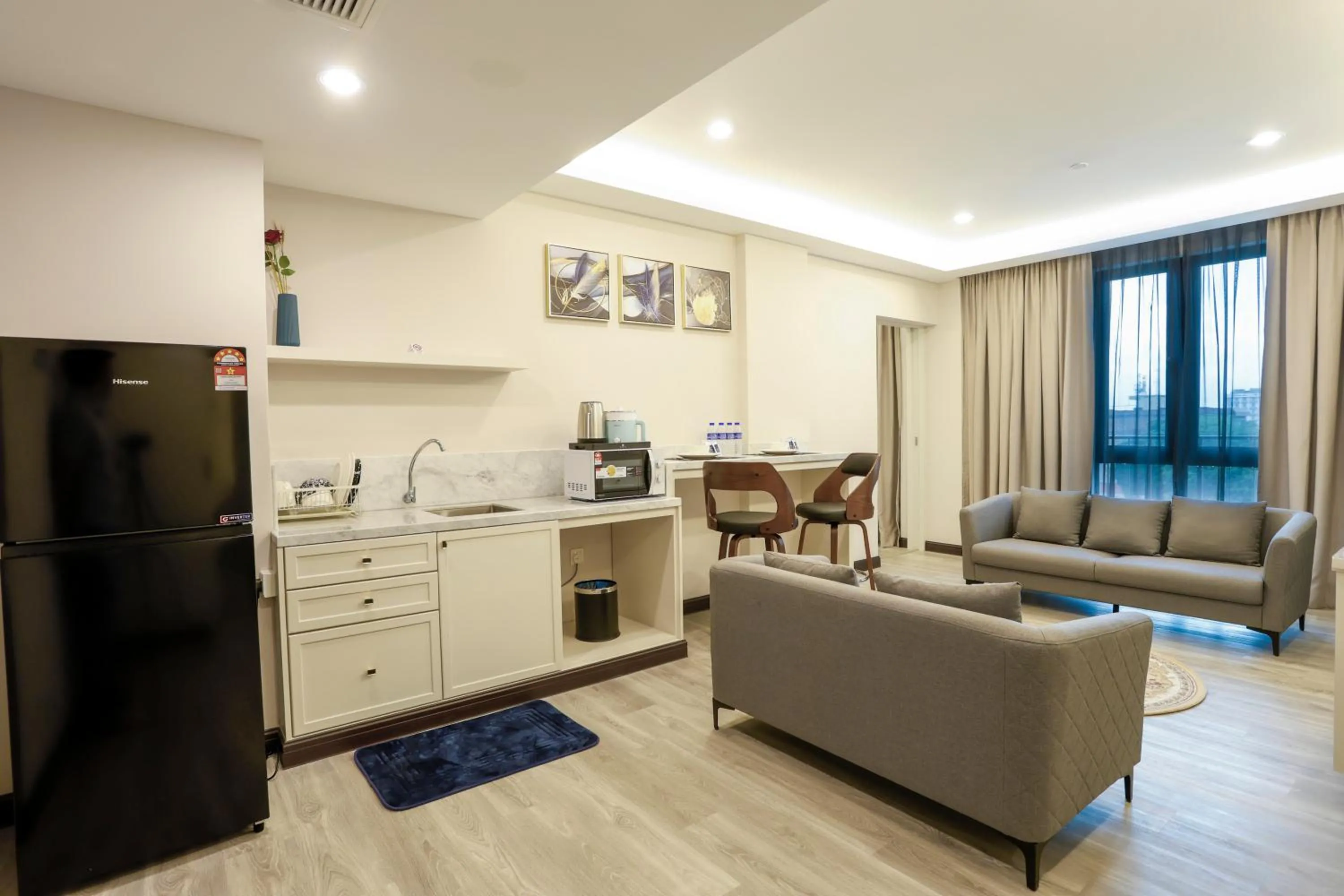 Kitchen or kitchenette in The Host Hotel