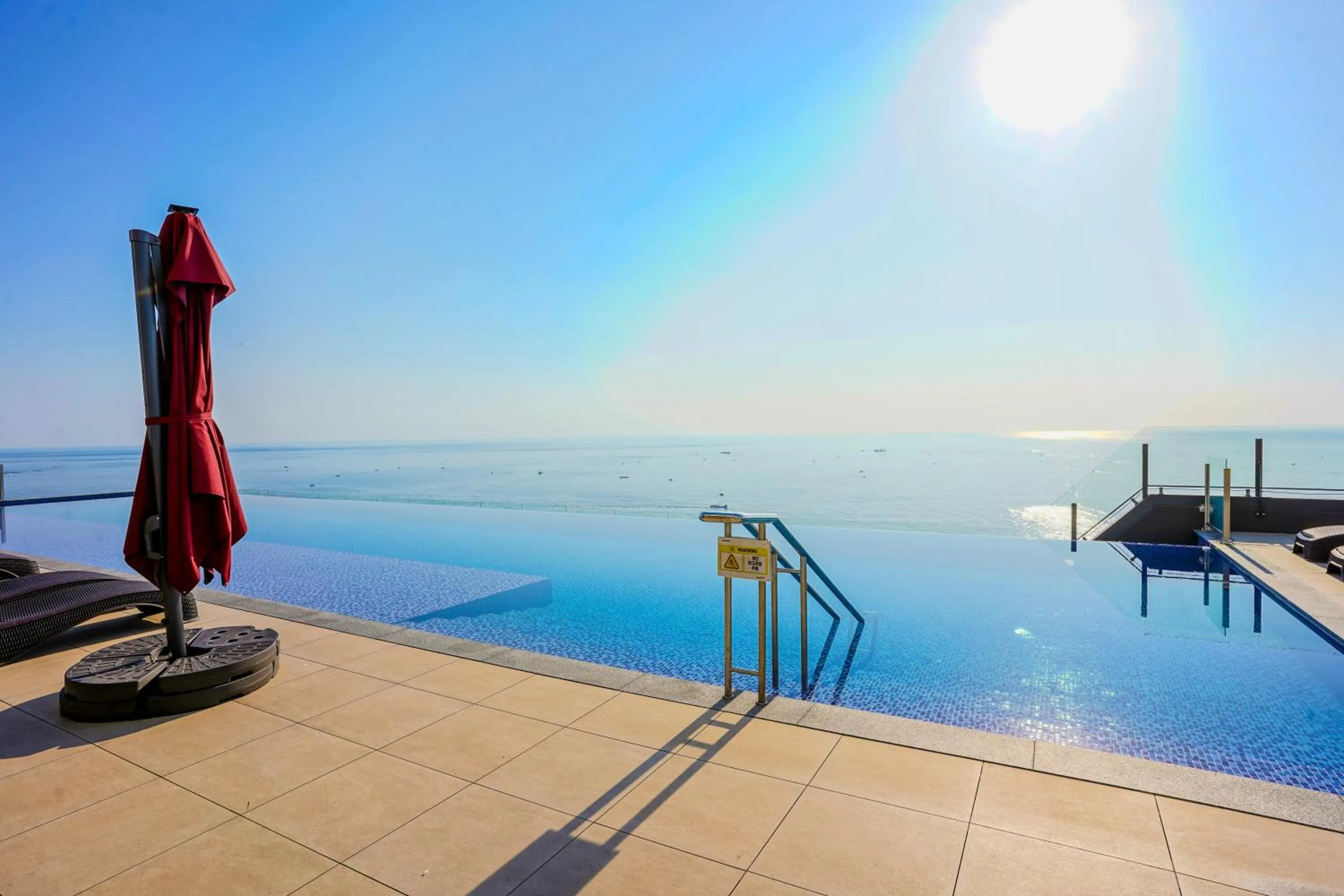 Swimming pool in More than Sokcho