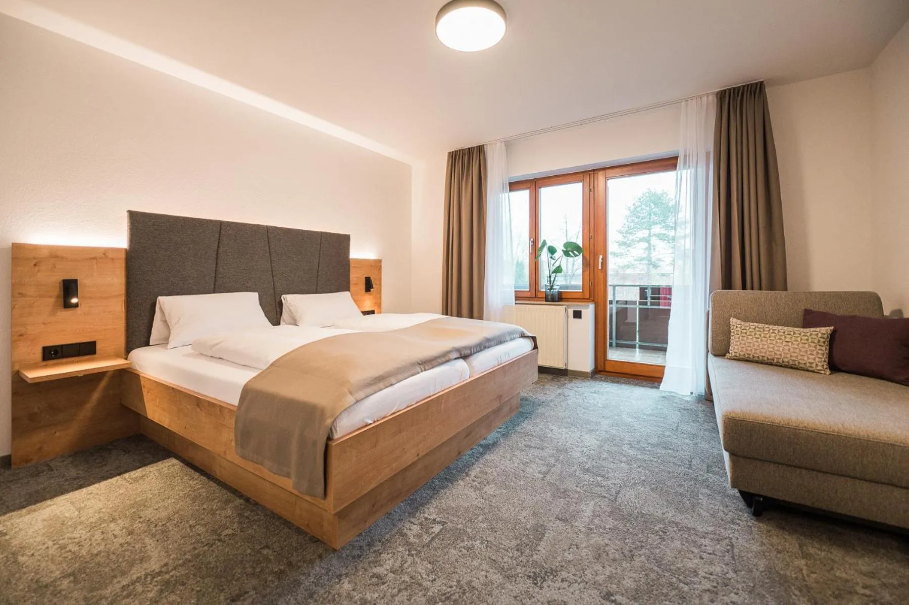 Bed in Hotel Goldener Engel