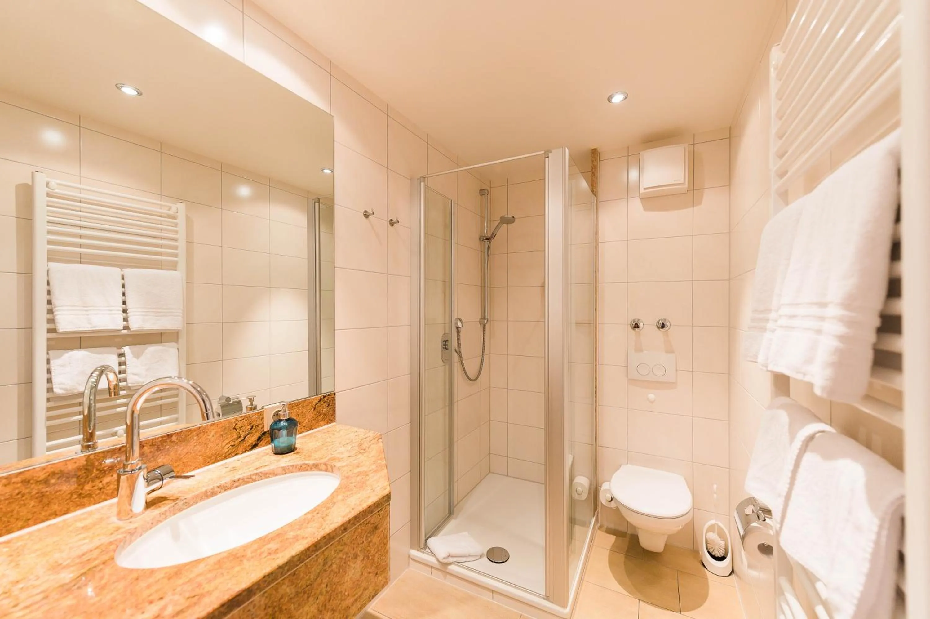 Shower in Hotel Goldener Engel