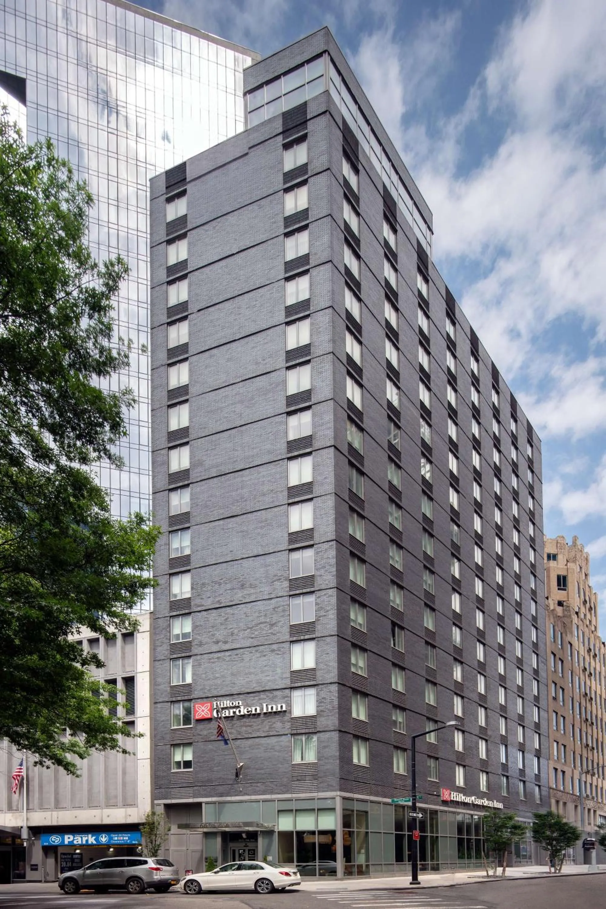 Property building in Hilton Garden Inn Long Island City