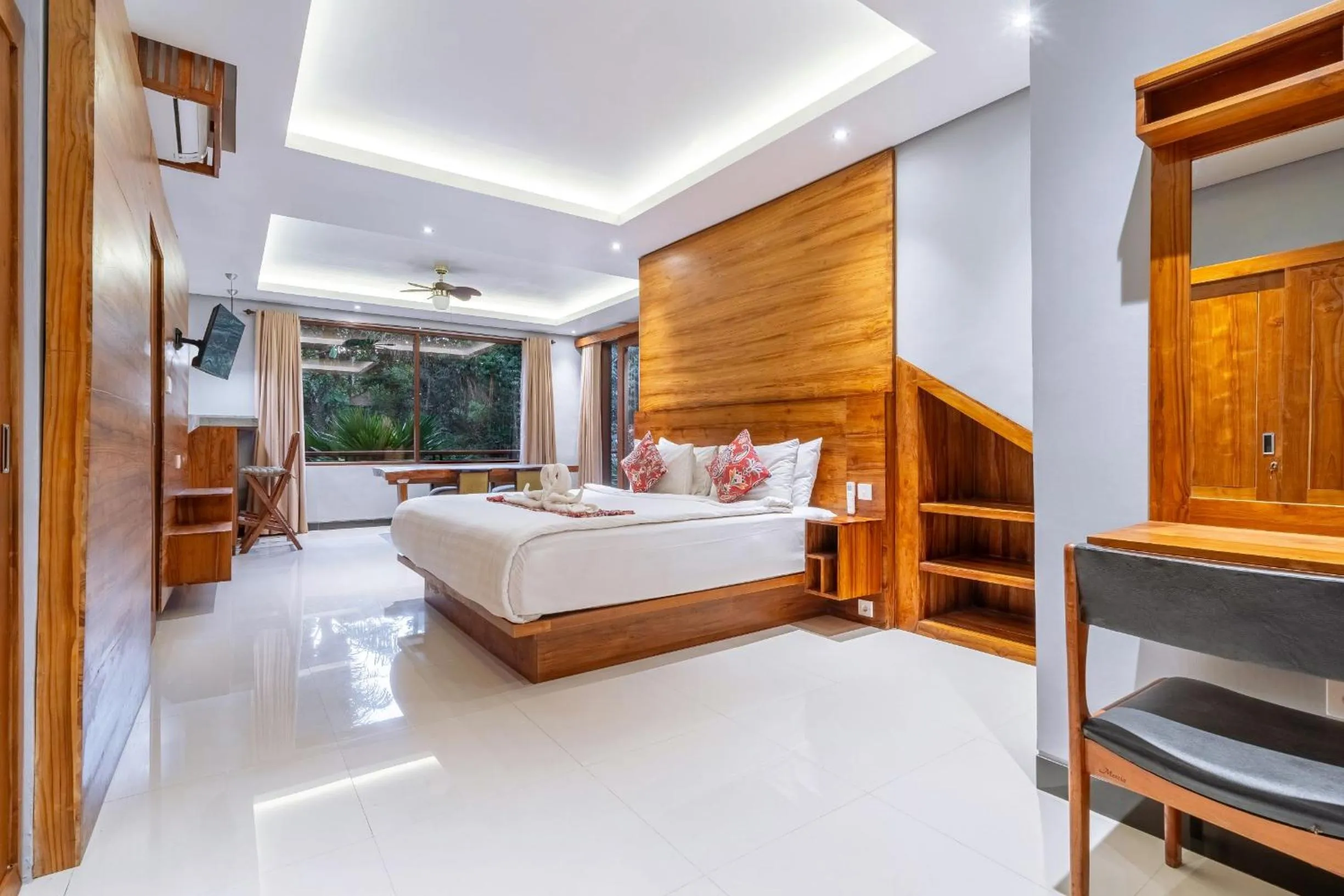 Bed in Maru Fortuna Villa by Moria