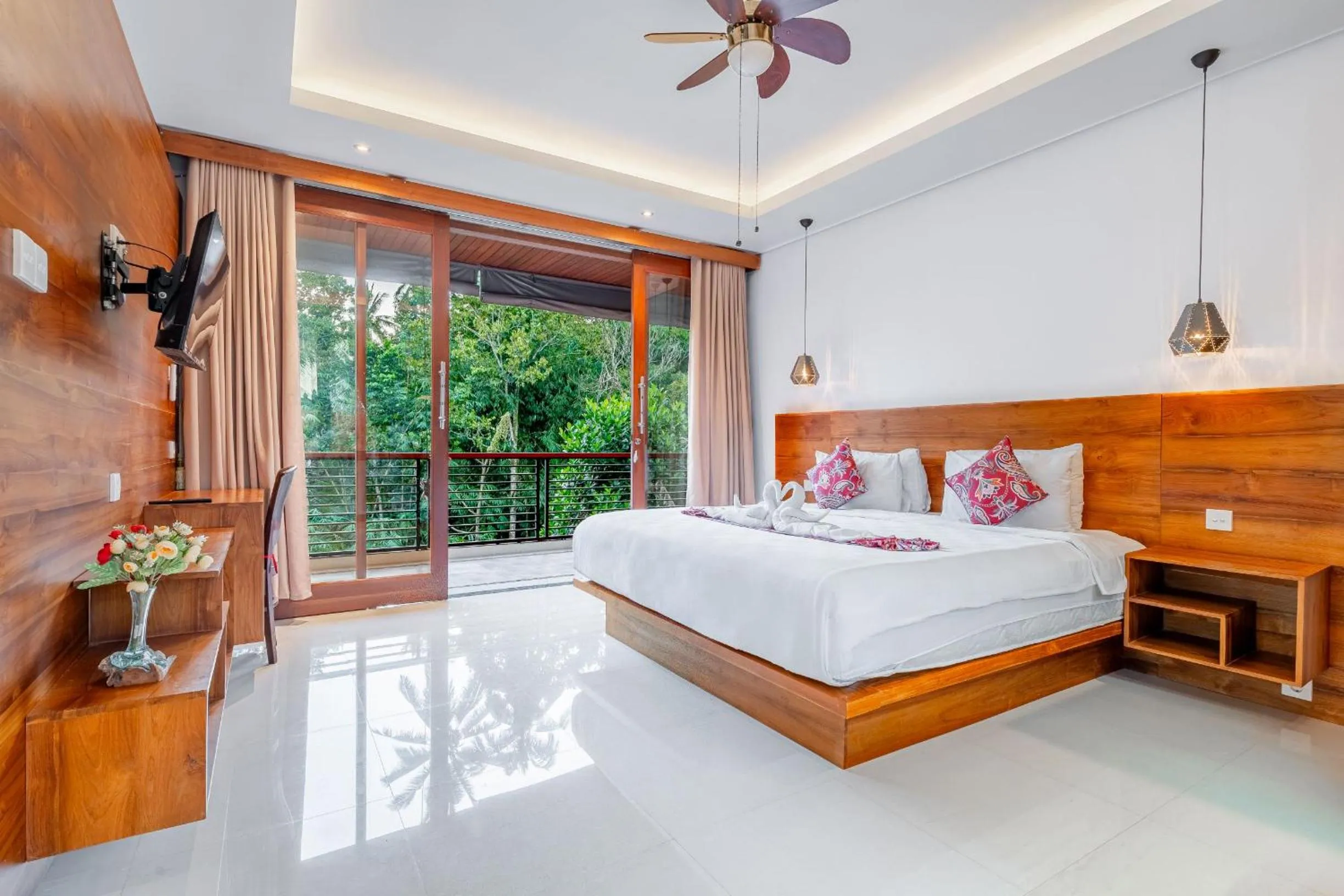 Bed in Maru Fortuna Villa by Moria