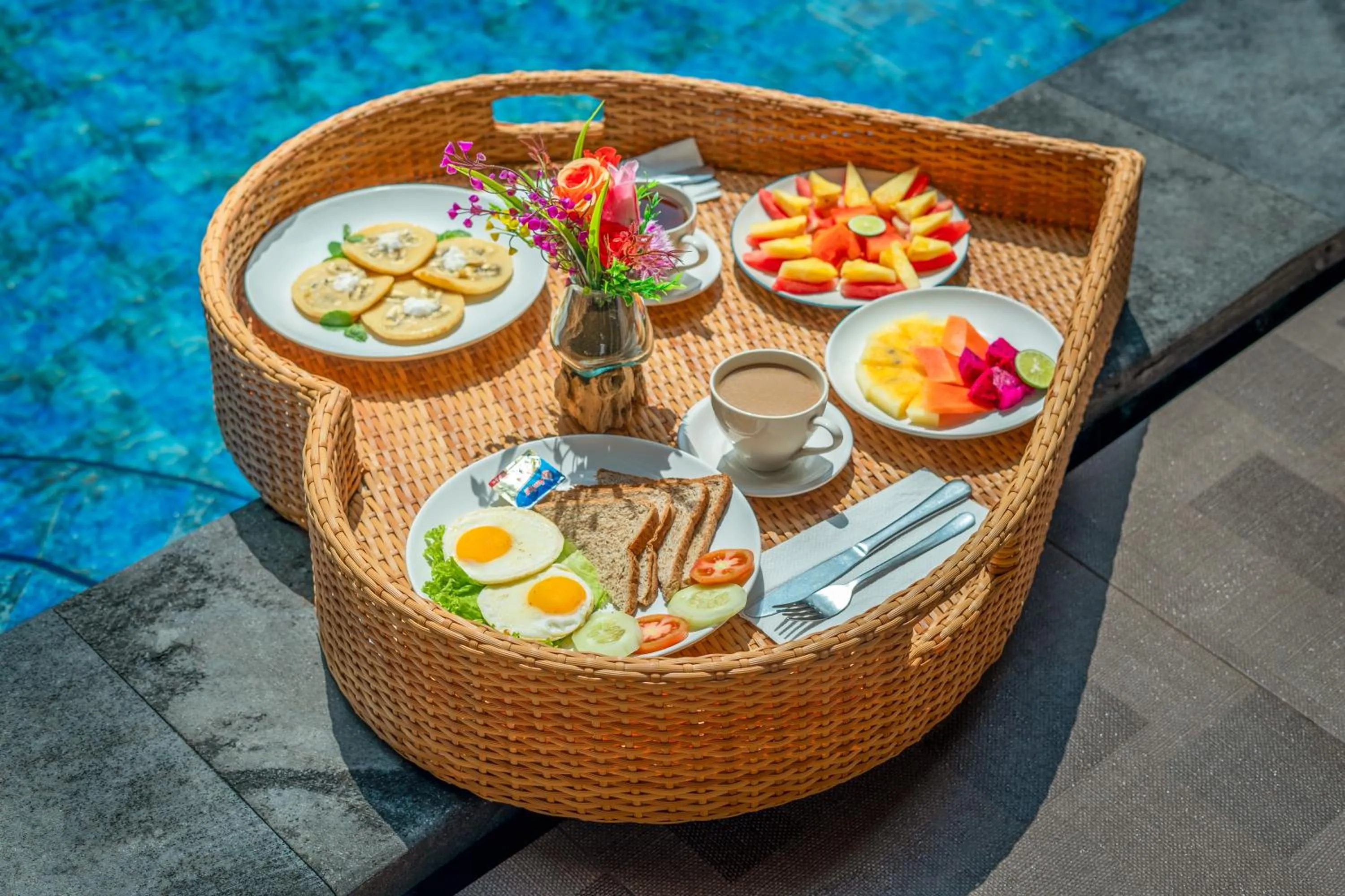 Breakfast in Maru Fortuna Villa by Moria