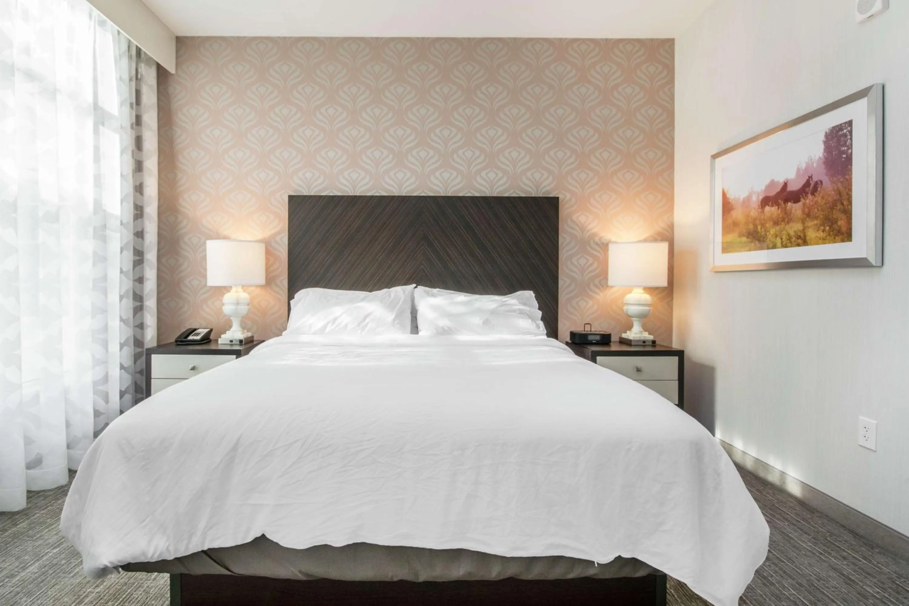 Bed in Embassy Suites Louisville Downtown