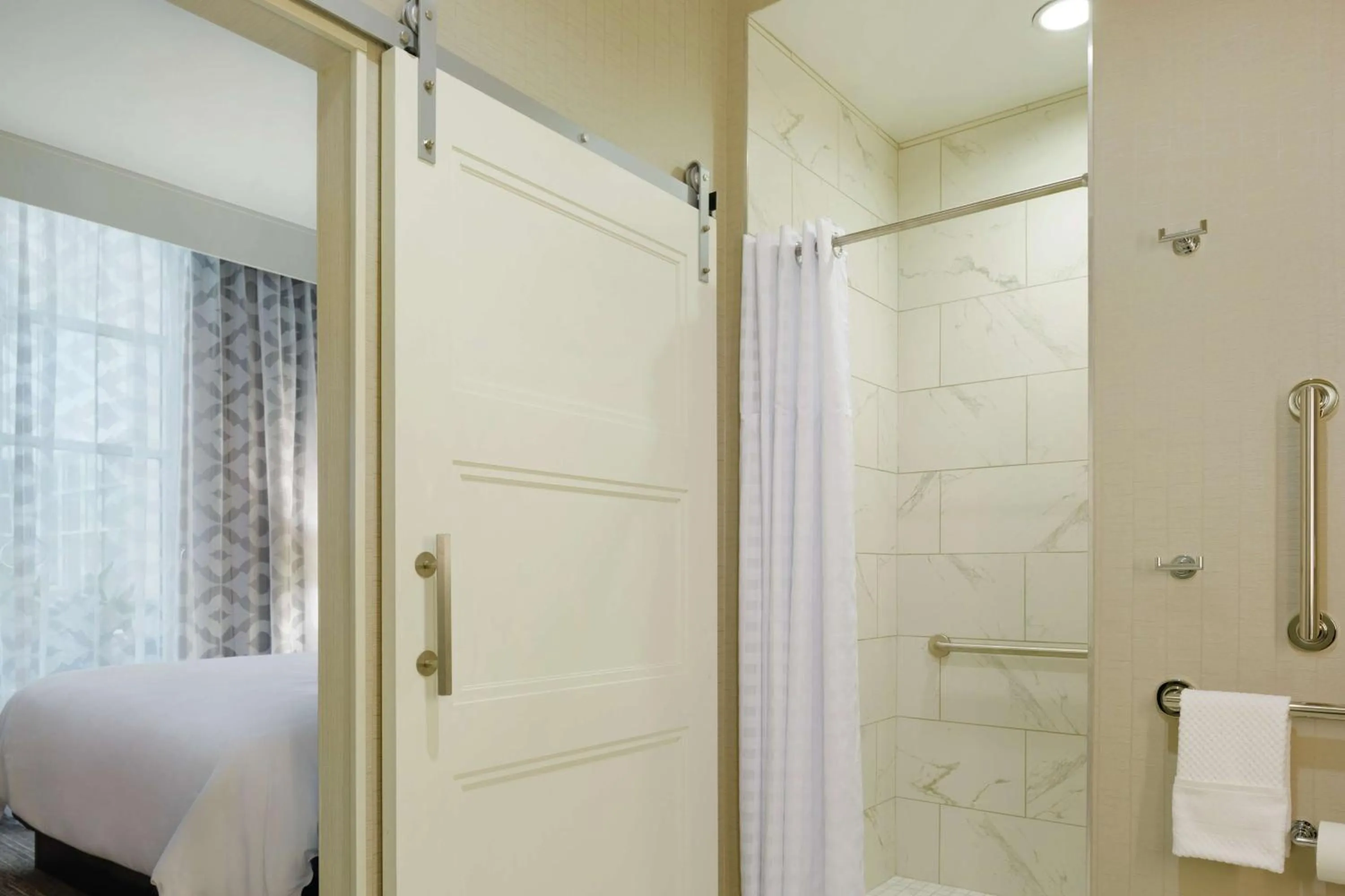 Bathroom in Embassy Suites Louisville Downtown