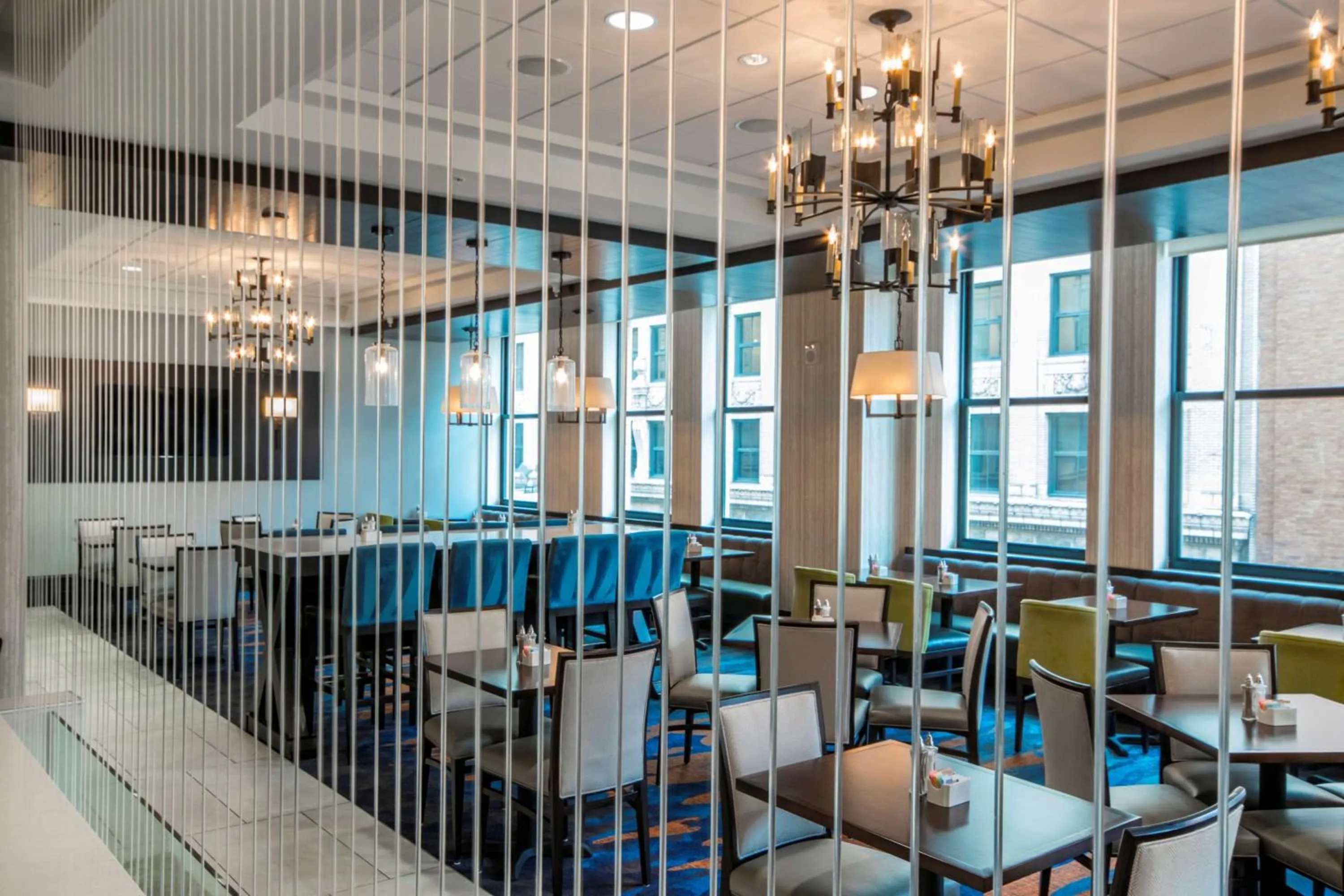 Restaurant/places to eat in Embassy Suites Louisville Downtown