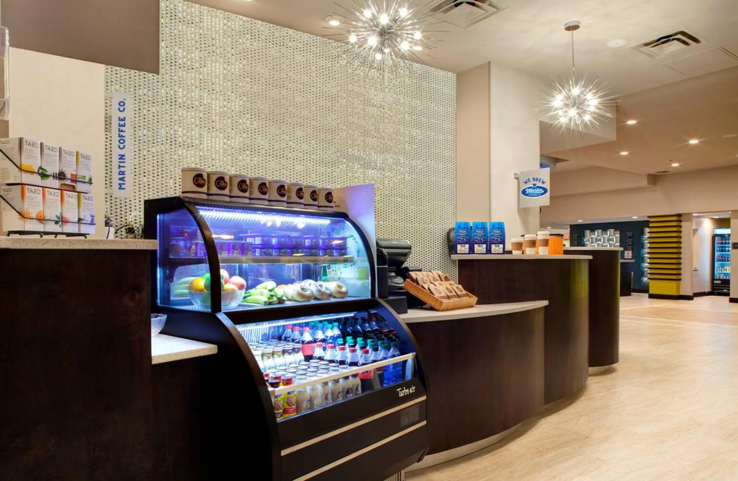 Restaurant/places to eat in DoubleTree by Hilton Hotel Jacksonville Airport