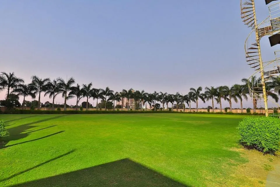 Biznotel by Pride Bharuch